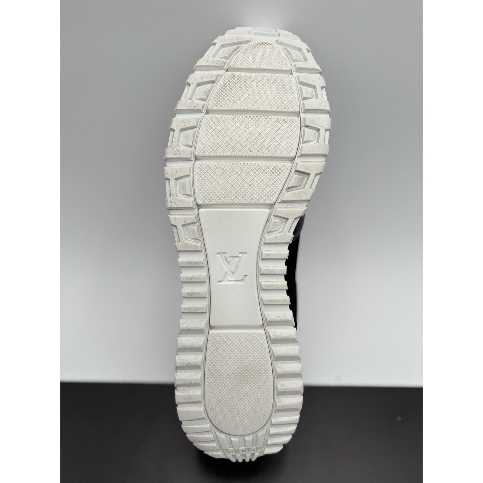 Louis Vuitton Louis Vuitton Run Away ' Black White ' | GOOD CONDITION Size US 11 / EU 44 - 7 Thumbnail