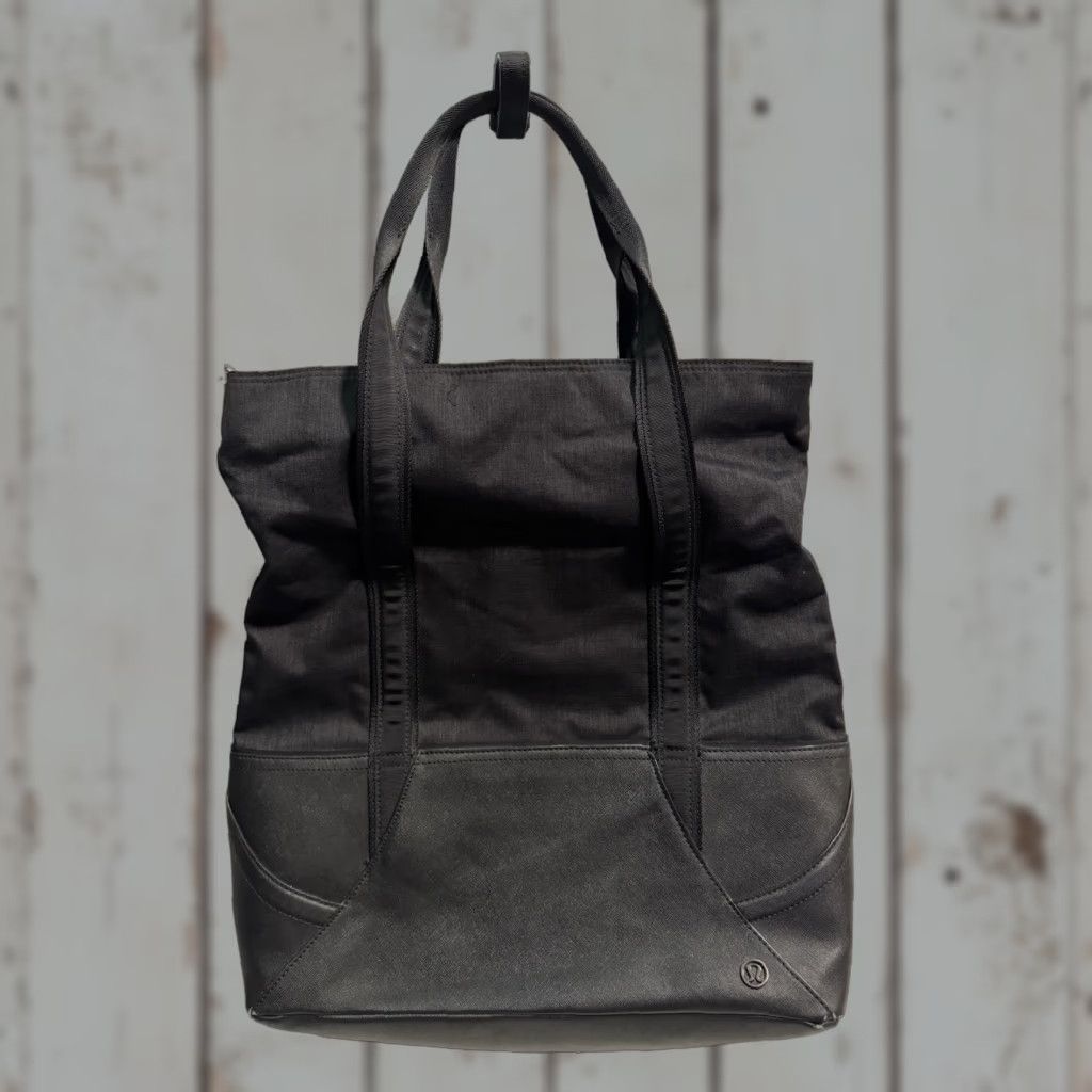 Lululemon VINTAGE Lululemon Go Wild Black Tote Bag Fold Over Top Large Tote Women Medium Black Size M / US 6-8 / IT 42-44 - 1 Thumbnail