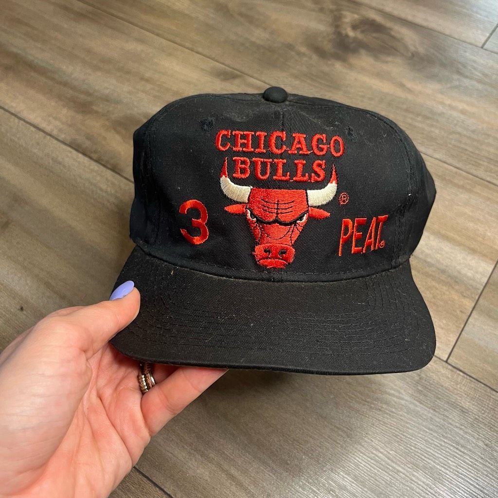 Sports Specialties Vintage 90s Chicago Bulls 3 Peat Champions Snapback Hat Cap Size ONE SIZE - 1 Thumbnail