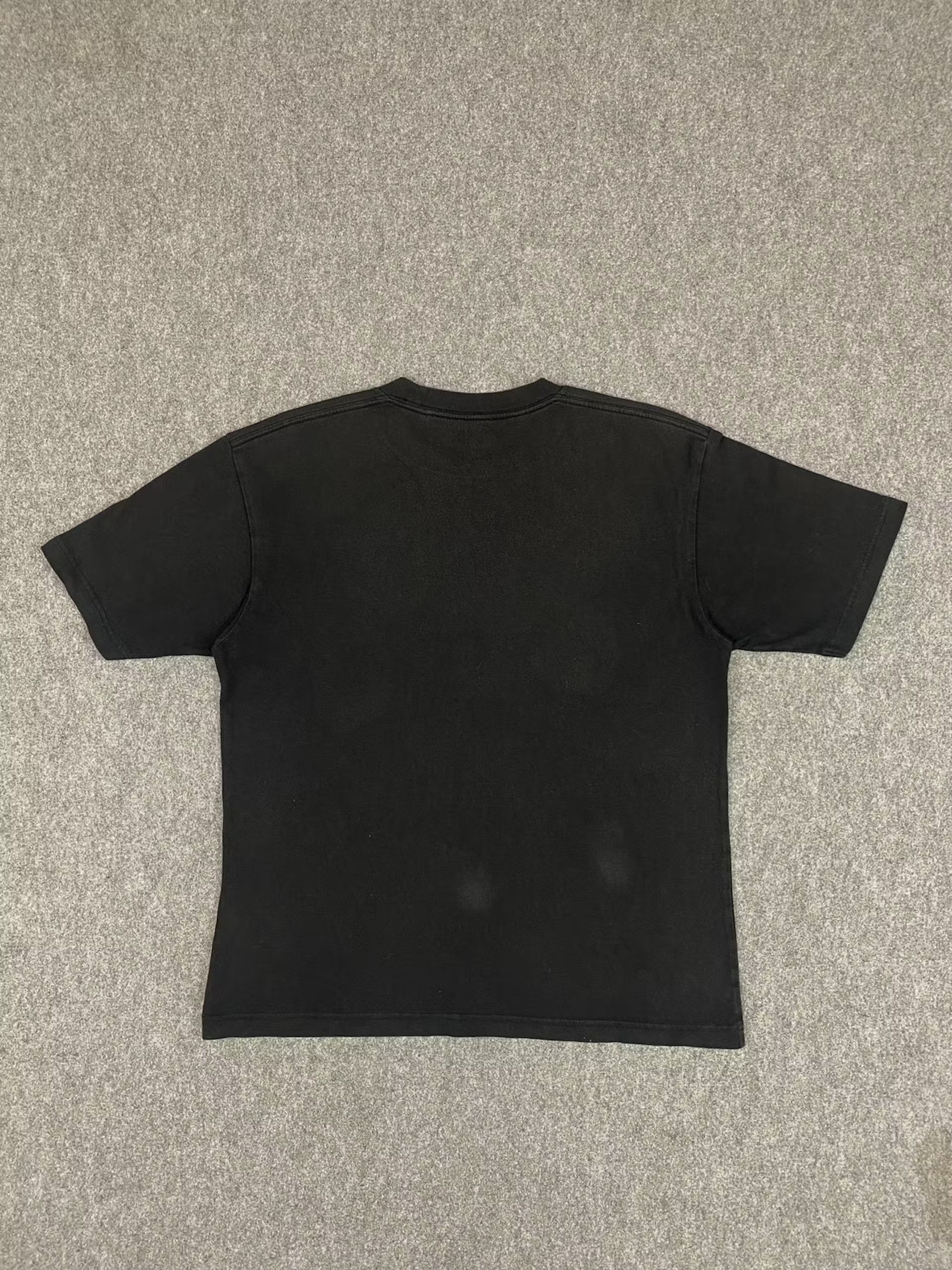 Uniqlo UNIQLO BILLIE EILISH TAKASHI MURAKAMI FADED BLACK TEE T0020 Size US S / EU 44-46 / 1 - 3 Thumbnail