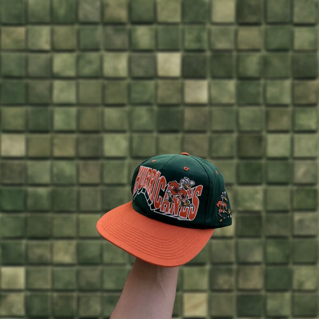 NFL VINTAGE NFL Miami Hurricanes Baseball Cap Hat One Size Green Men Cap Miami Hurricans 90s College United States Cap Size ONE SIZE - 1 Thumbnail