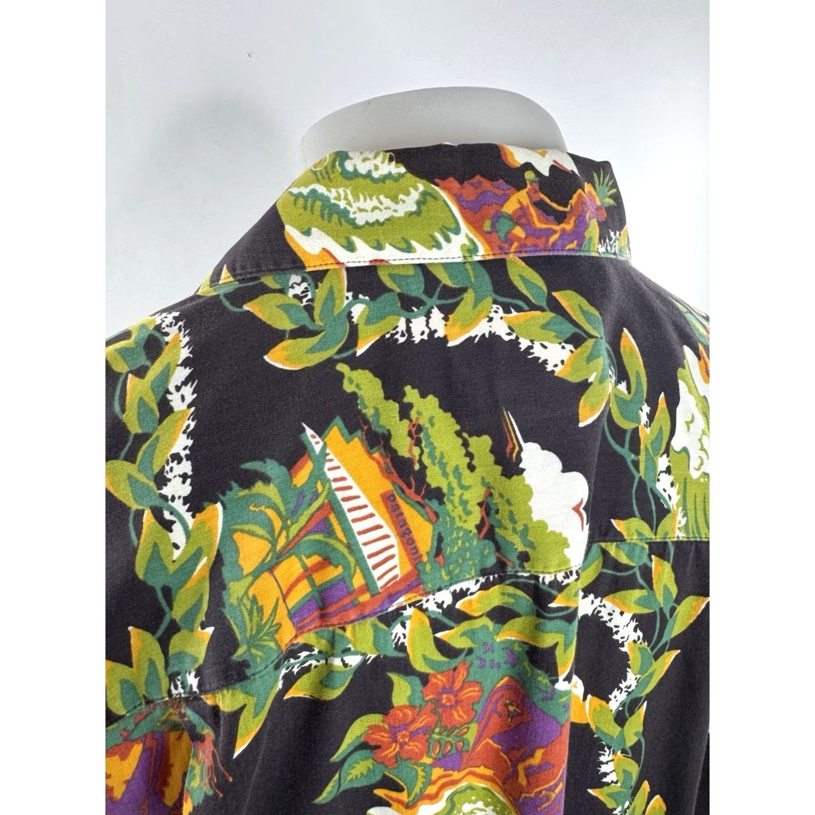 Patagonia Patagonia Surf Rock Climber Hawaiian Aloha Vintage L Shirt - Men Short Sleeve Button-Up Dark Gray 2000s C5 Size US L / EU 52-54 / 3 - 4 Thumbnail