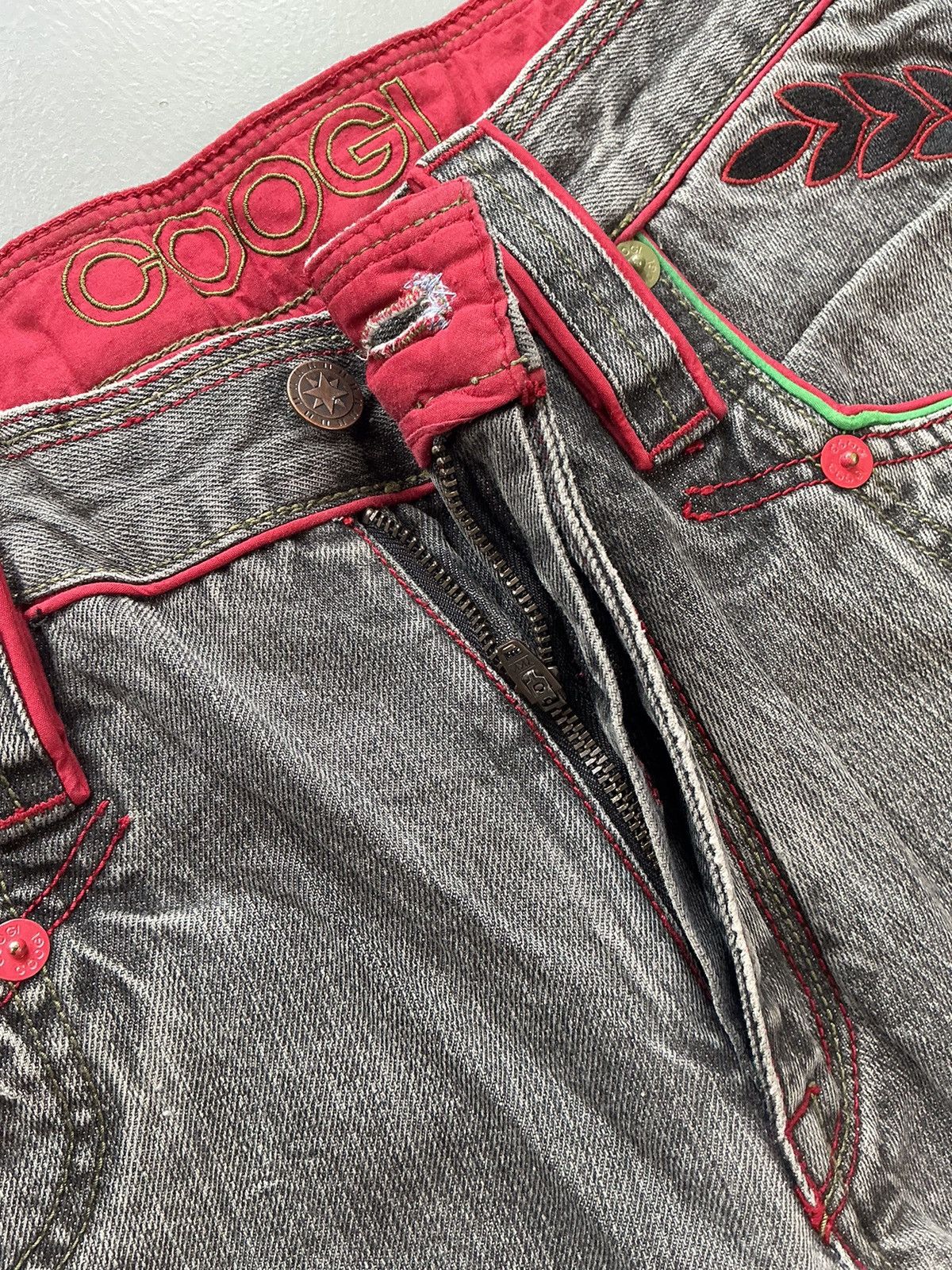 Coogi × Vintage Vintage faded Coogi crazy patterns embroidered denim pant Size US 34 / EU 50 - 6 Thumbnail