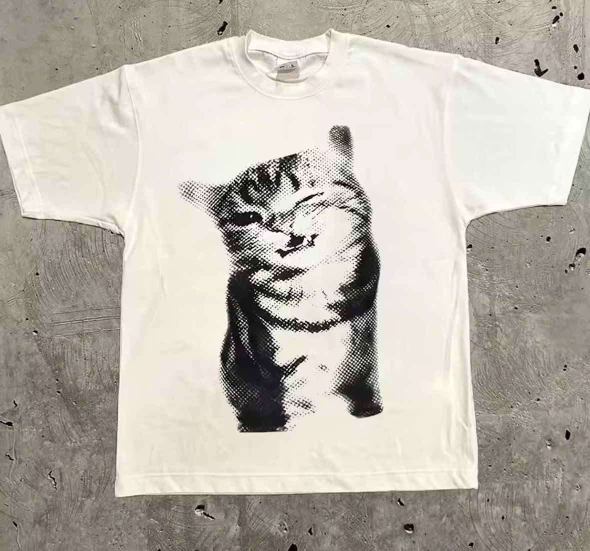 Other Vintage Retro Wink Cat Cute Portrait Graphic White T-Shirt Size US M / EU 48-50 / 2 - 1 Thumbnail