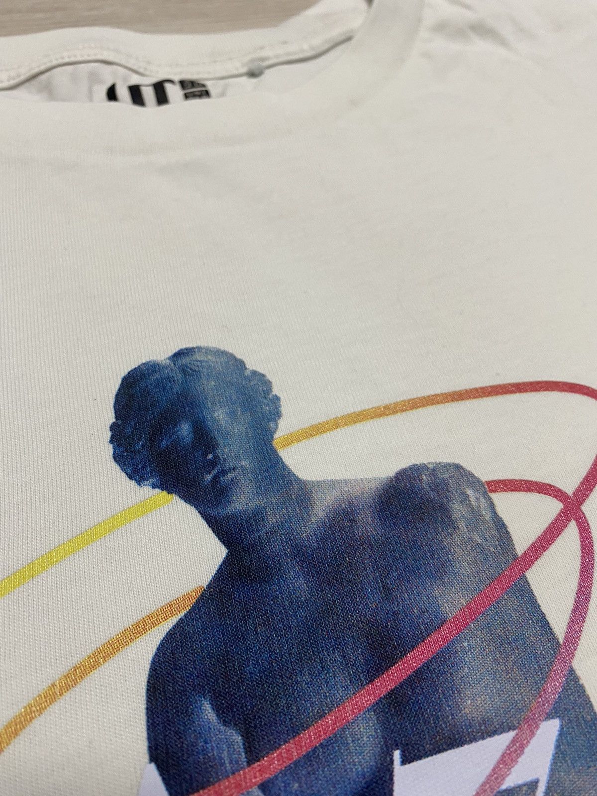 Uniqlo Uniqlo x Peter Saville Musee Du Louvre size M Size US M / EU 48-50 / 2 - 4 Thumbnail