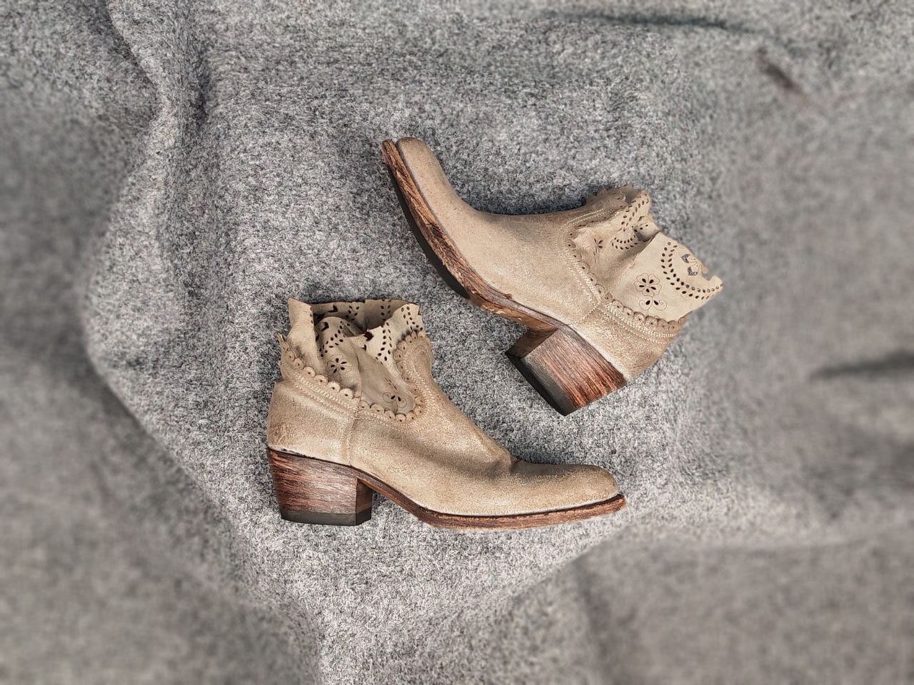 Cowboy Equipment Sendra Spanish Leather Ankle Western Women Beige Boots Size US 6 / IT 36 - 1 Thumbnail
