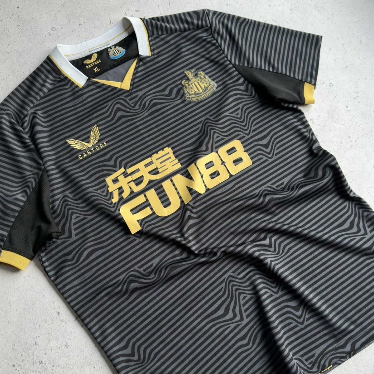 Castore Newcastle United FC 2021/22 Third Soccer Jersey Football Size US XL / EU 56 / 4 - 3 Thumbnail