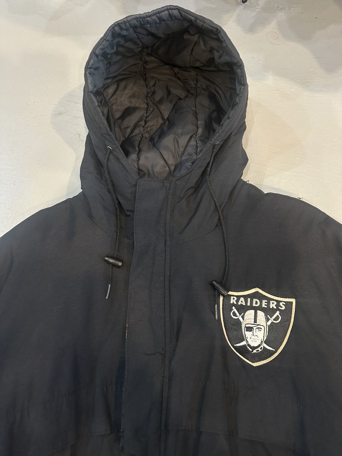 Chalk Line × NFL × Vintage Vinage Oakland Raiders Chalk Line Puffer Jacket Size US L / EU 52-54 / 3 - 3 Thumbnail