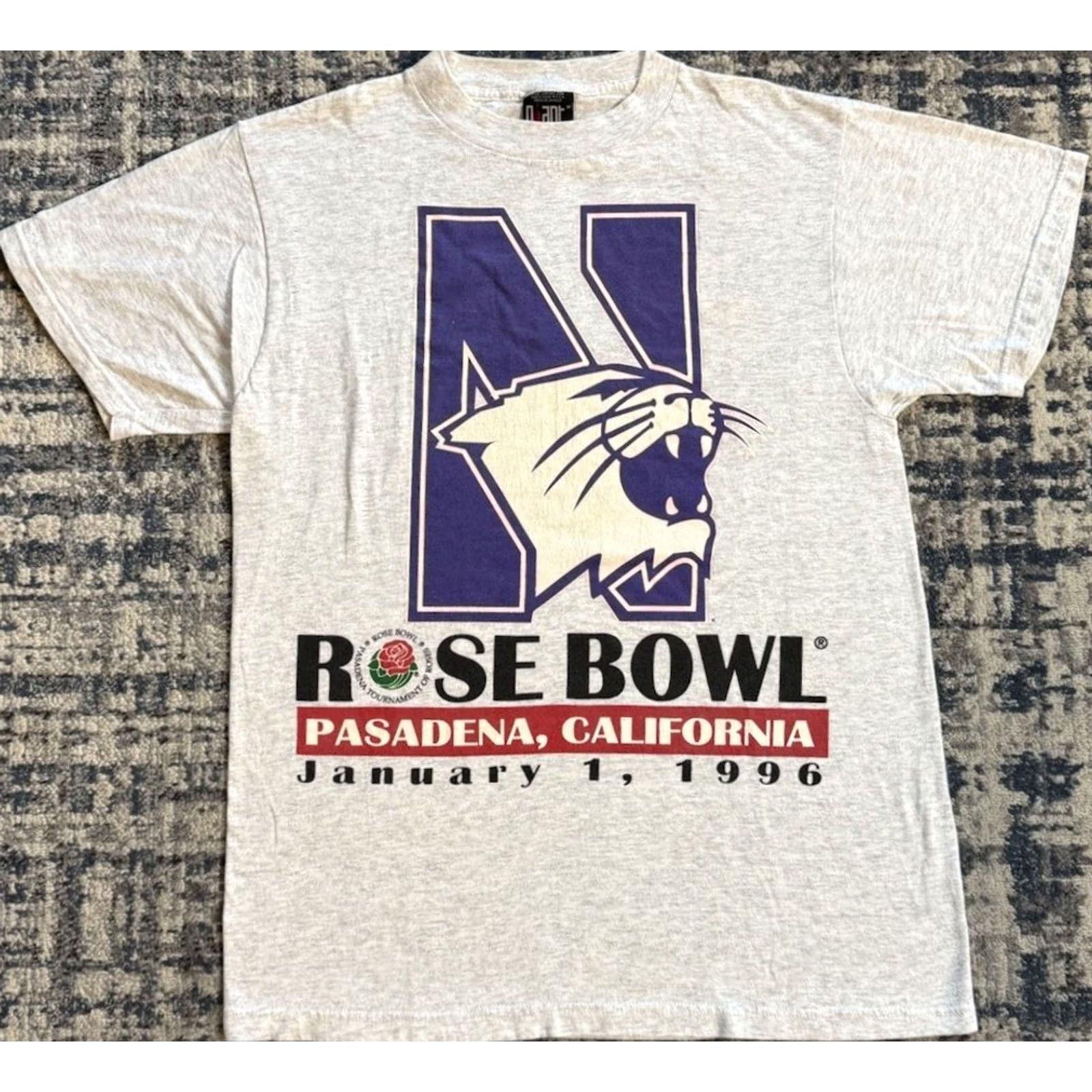 Vintage VINTAGE Northwestern Wildcats Rose Bowl Pasadena, California 1996 Giant T Shirt M Gray Men Size US M / EU 48-50 / 2 - 2 Thumbnail