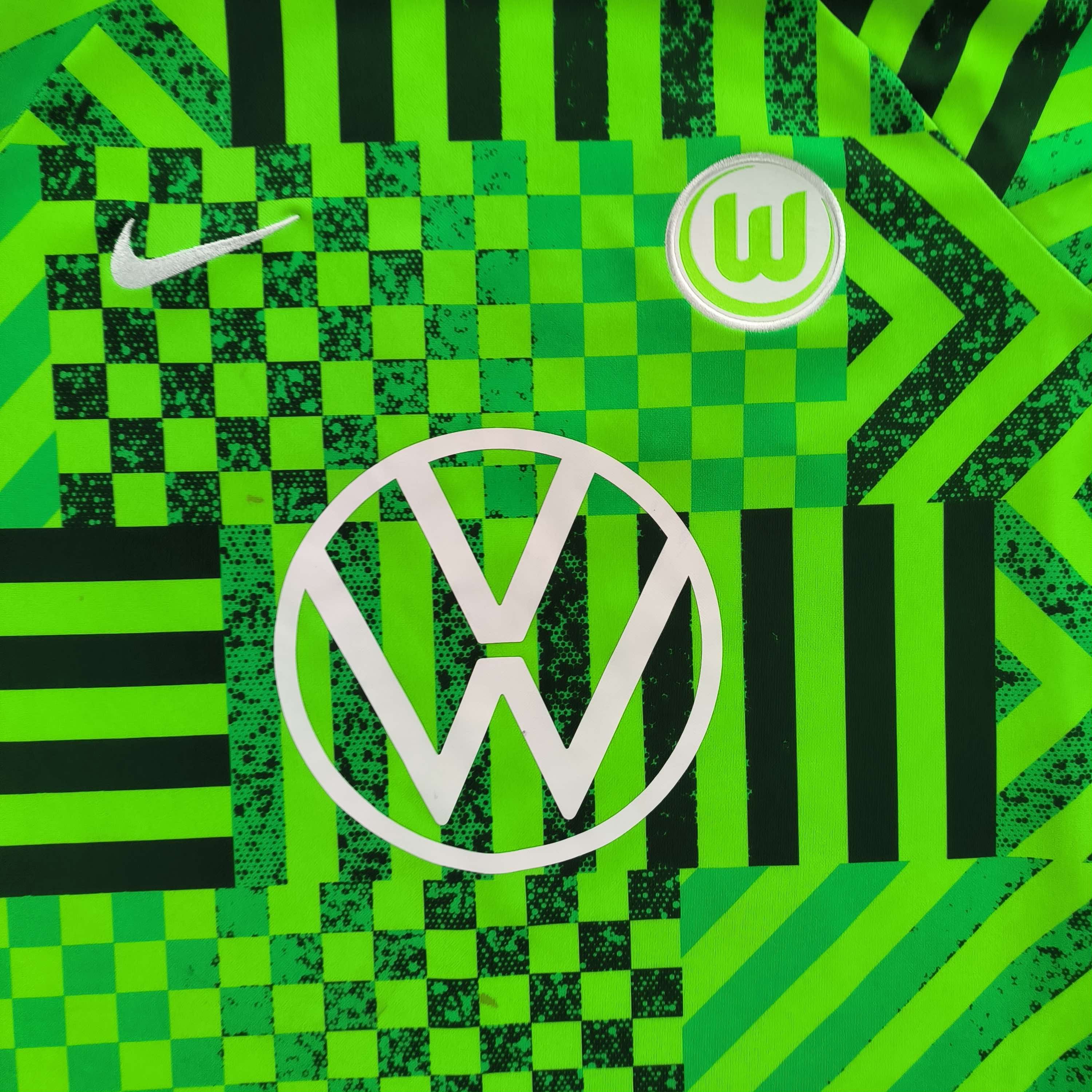 Nike Wolfsburg 2022-23 Nike training football jersey sz Womens M Size M / US 6-8 / IT 42-44 - 3 Thumbnail