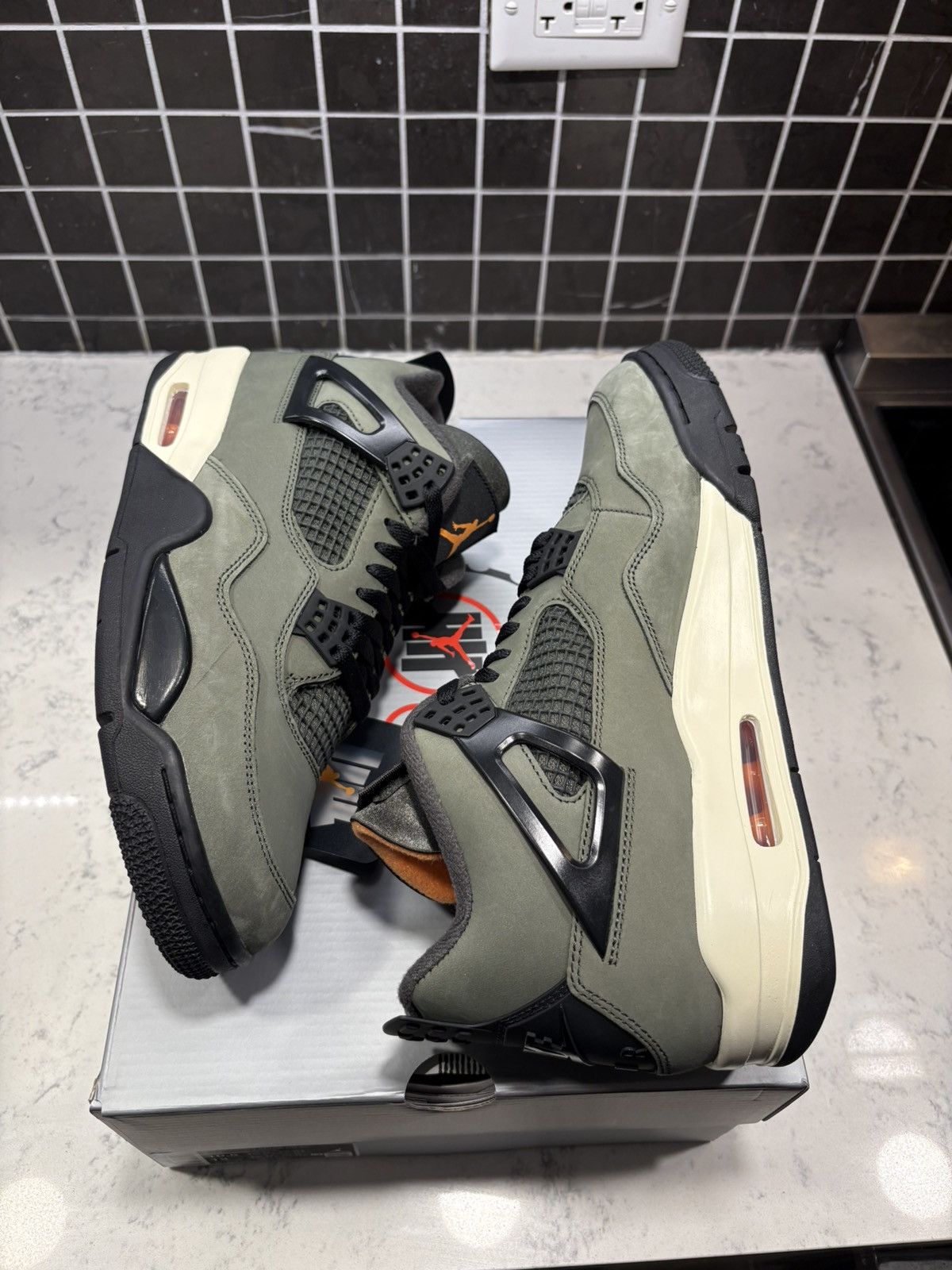 Jordan Brand Jordan x Undefeated 4s - 2025 Size US 10.5 / EU 43-44 - 4 Thumbnail