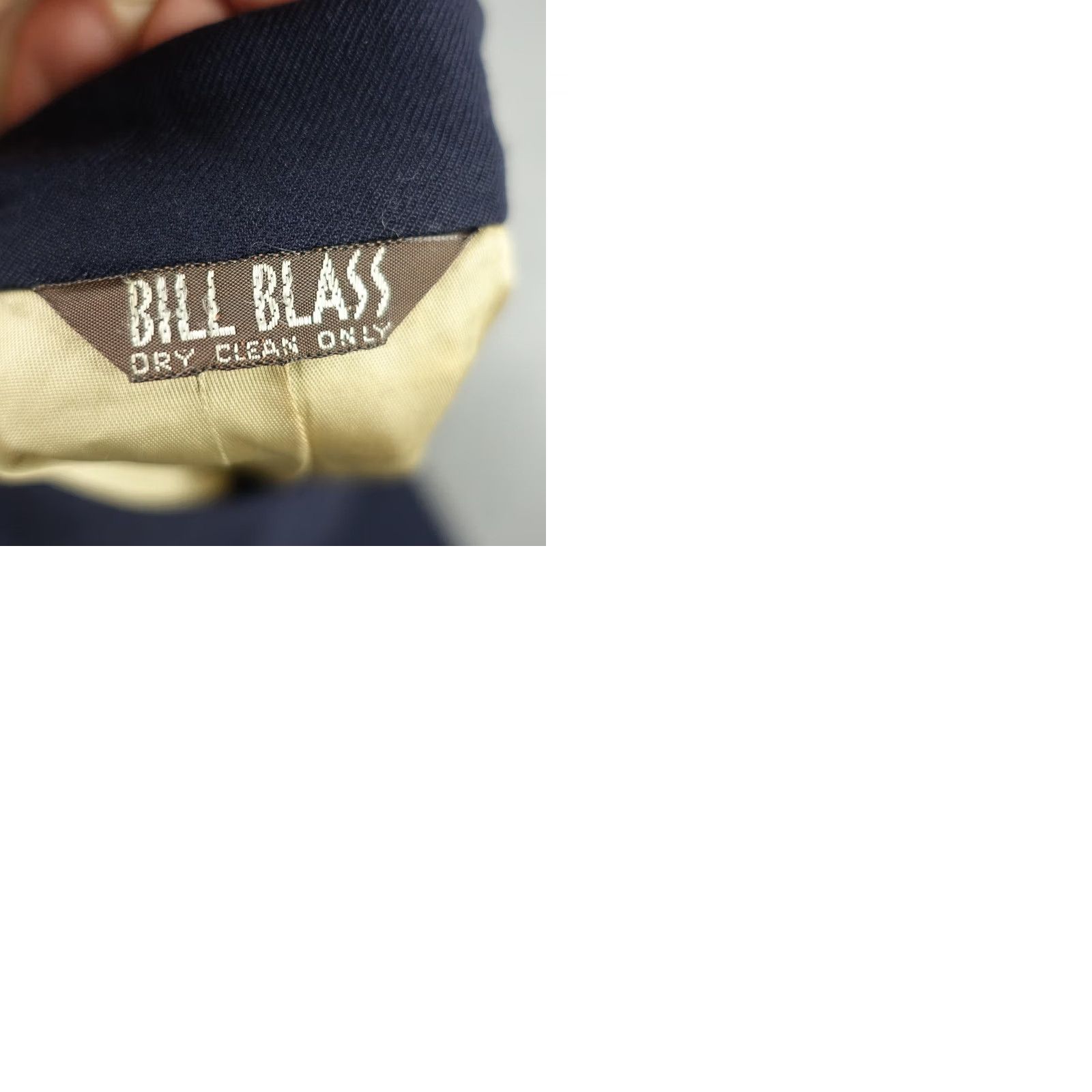 Bill Blass VINTAGE Bill Blass Blazer Mens 42 Navy Wool Three-Button Jacket Sport Coat Navy Blue Wool Three-Button Blazer Mens 42 Regular Mens Mens Mens Size 42R - 11 Thumbnail