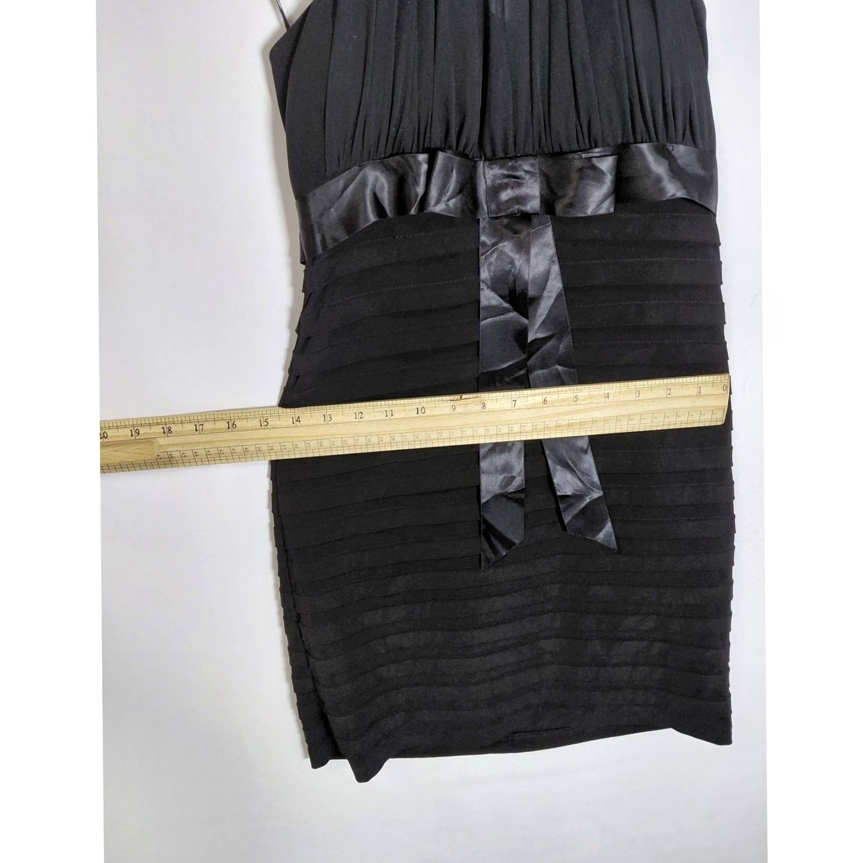 Vintage Betsy & Adam Black Halter Dress Solid Sleeveless Short Women Size 4P Petite Adult Formal Cocktail Party Dress Size 27" / US 4 / IT 40 - 6 Thumbnail
