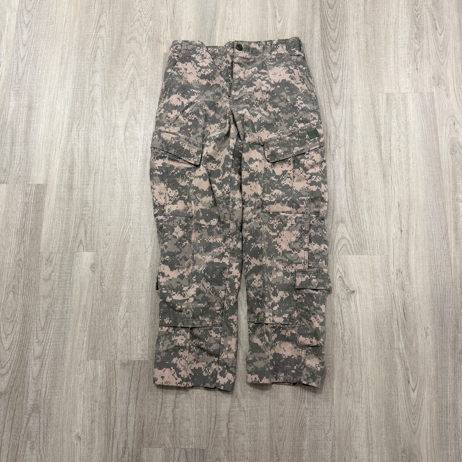 Vintage Vintage Military Pants Men's 28x28 Army Combat Uniform ACU Size US 28 / EU 44 - 1 Thumbnail