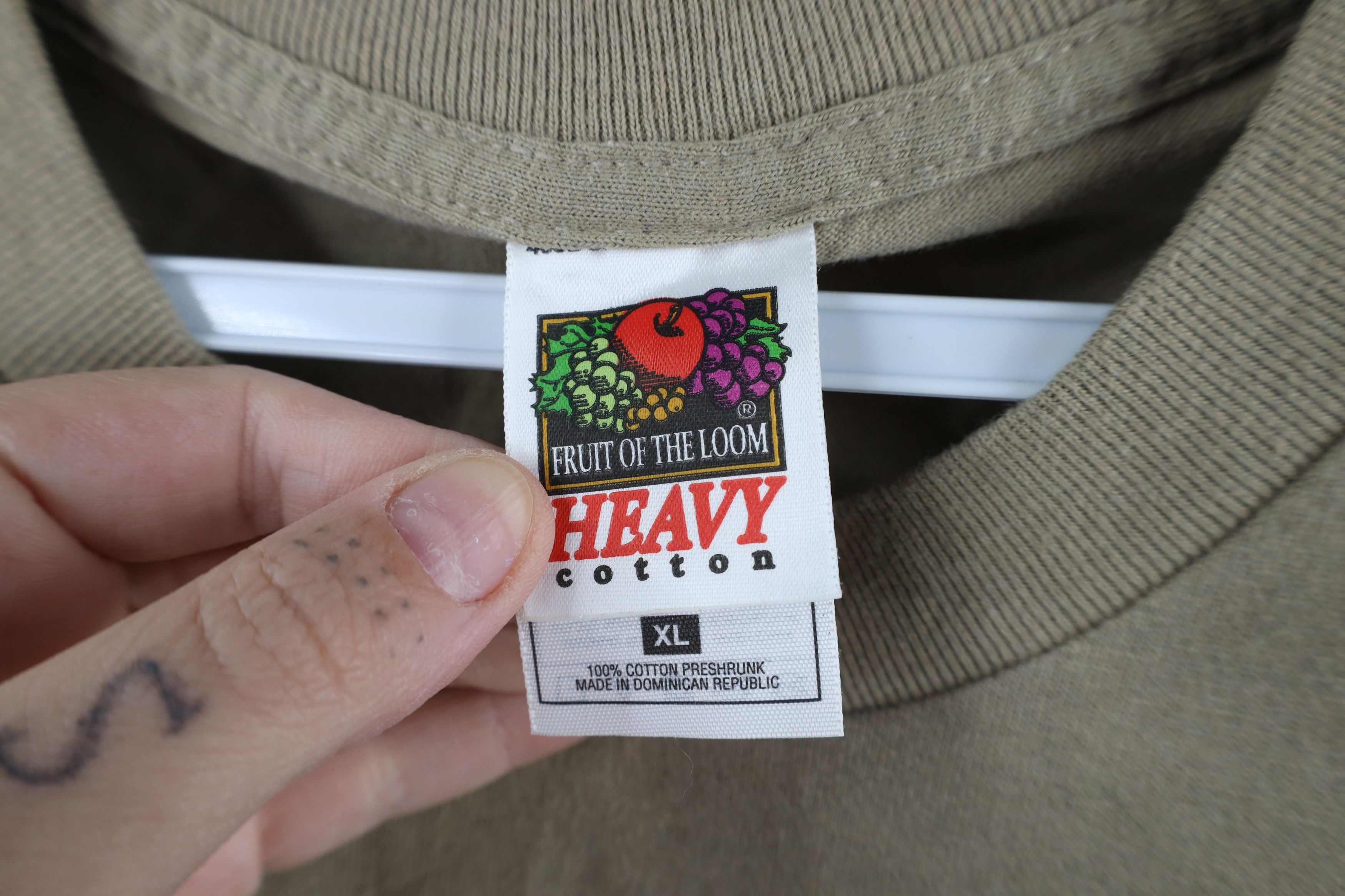 Vintage Vintage 90s Streetwear Out Maui Hawaii Shark T-Shirt Beige Size US XL / EU 56 / 4 - 8 Thumbnail
