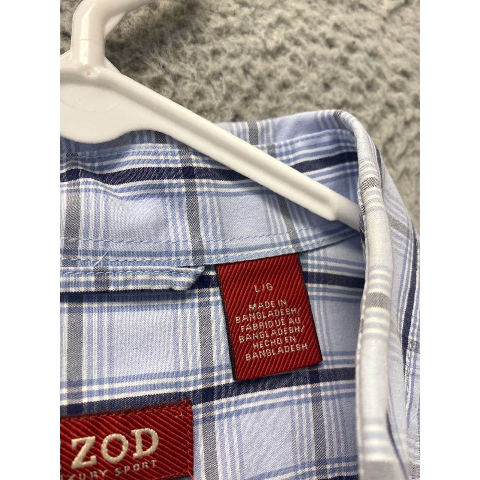 Izod IZOD Button-Up Shirt Men's Large Blue Short Sleeve Regular Fit Solid Classic Size US L / EU 52-54 / 3 - 5 Thumbnail