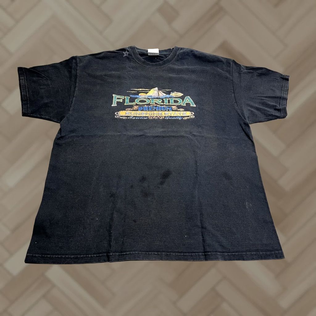 Port & Company VINTAGE Florida Sailboat Sunshine State Port & Company T-Shirt Black XL Sun Faded 90s Graphic Mens Shirt Size US XL / EU 56 / 4 - 1 Thumbnail