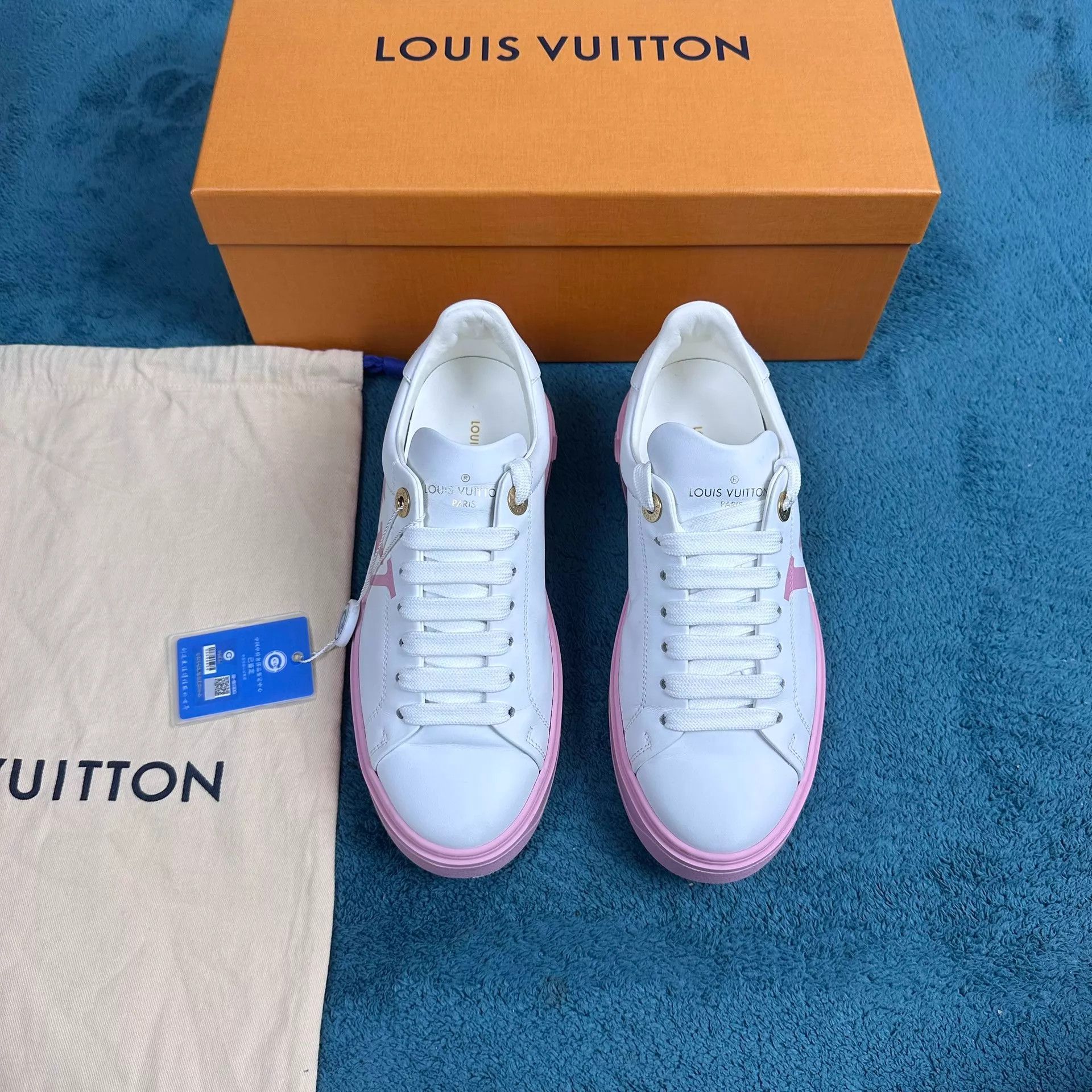 Louis Vuitton LV Time Out Low-Top Leather Sneaker White & Pink Size US 5 / IT 35 - 1 Thumbnail
