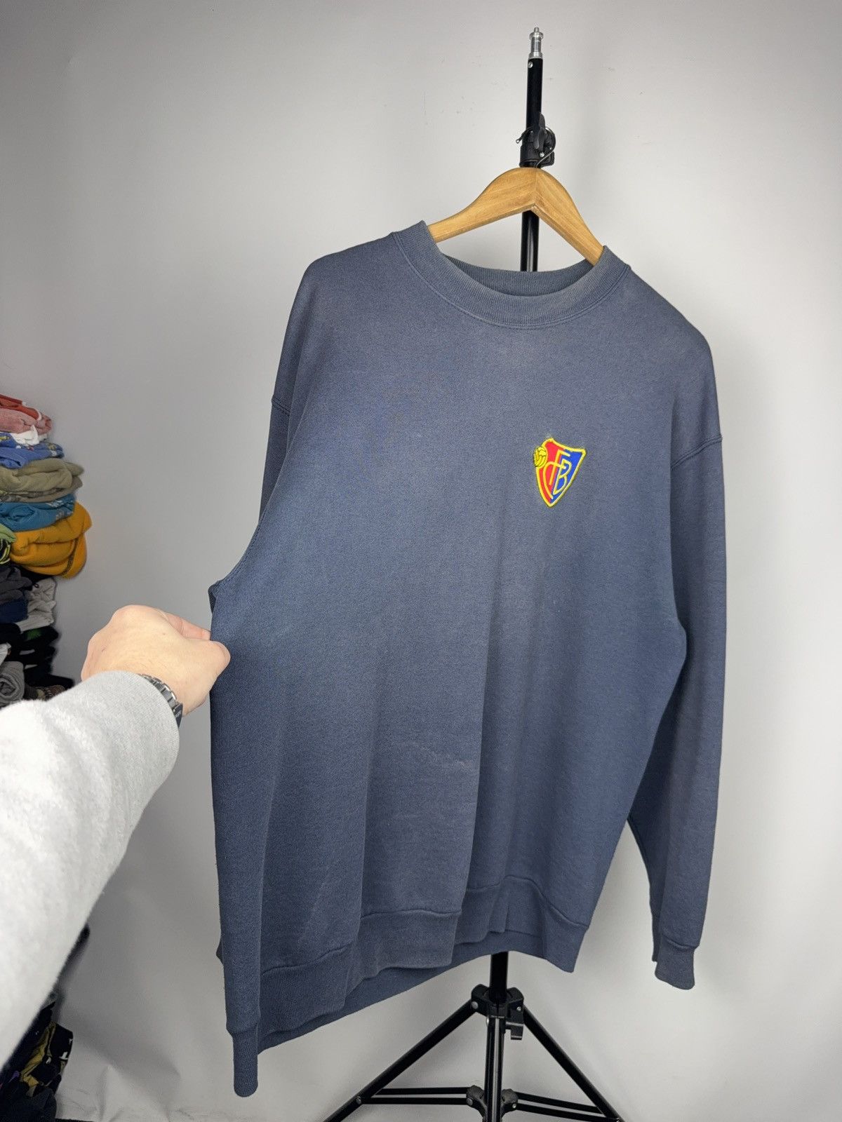 Vintage 90s FC Basel Vintage Crewneck Faded Sweatshirt Embroidered Size US XL / EU 56 / 4 - 2 Thumbnail