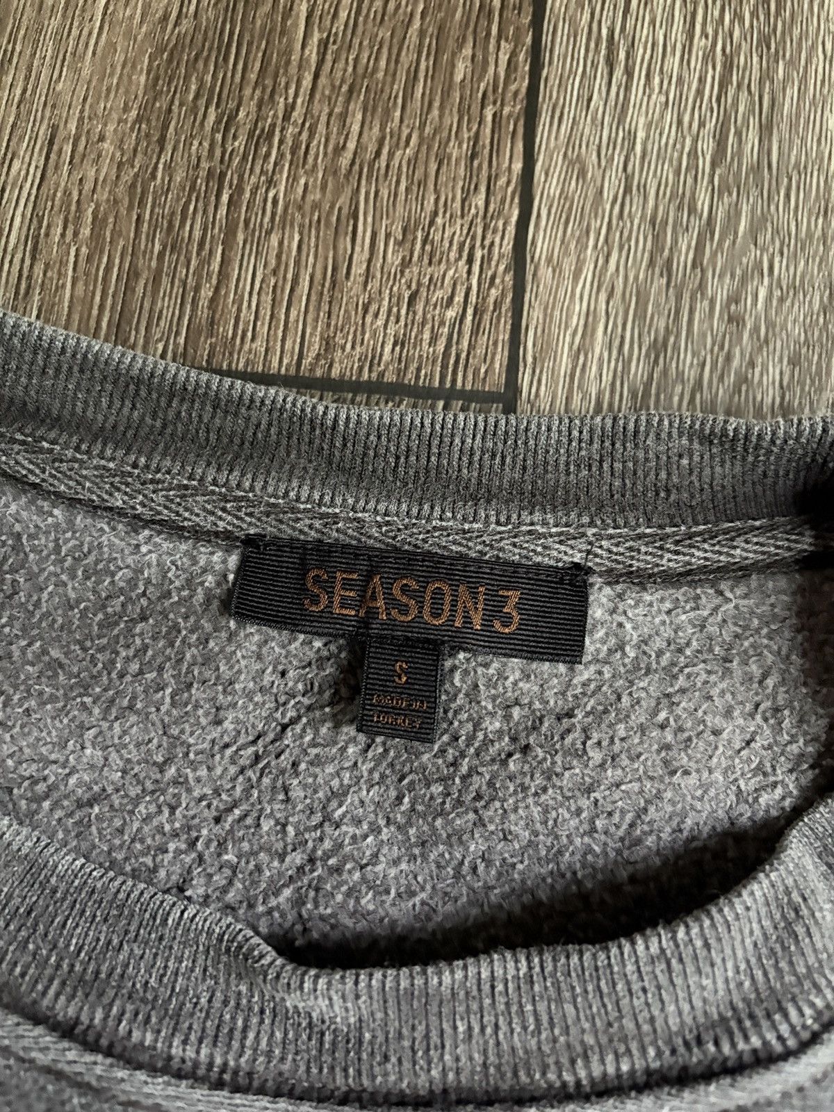 Yeezy Yeezy Season 3 Fluoro Gray Crewneck Sweatshirt Size US S / EU 44-46 / 1 - 5 Thumbnail