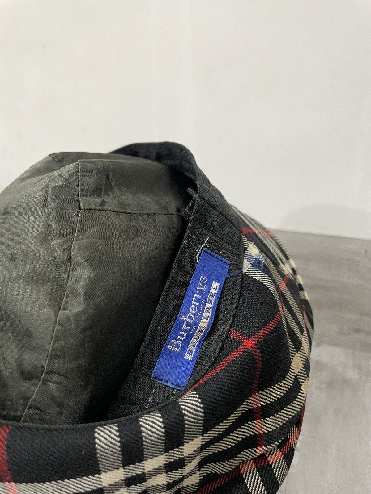 Burberry 2000s destroy burberry novacheck bucket hat Size ONE SIZE - 3 Thumbnail