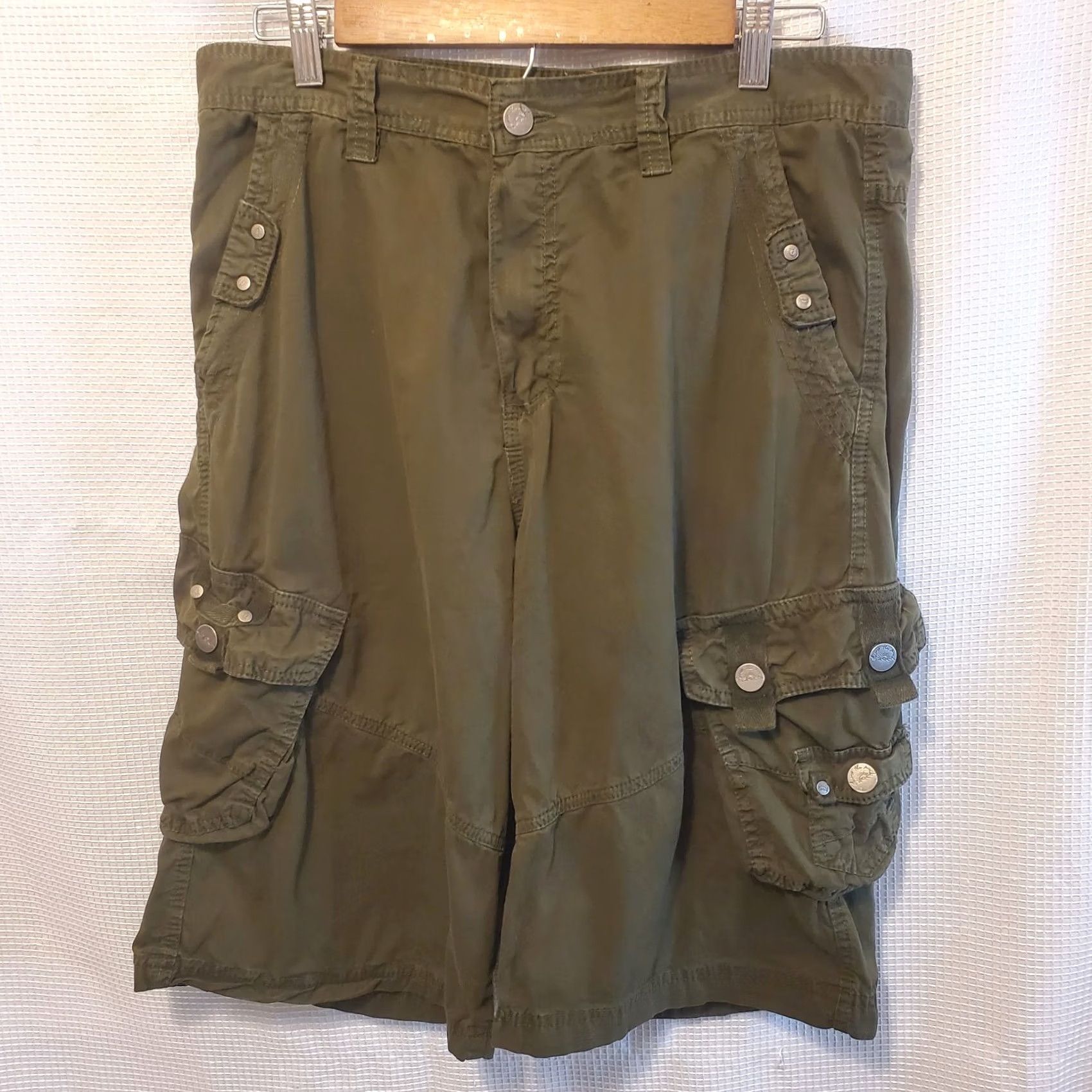 Vintage ACROSS THE POND Cargo Shorts Size 32 Dark Green Craft & Tradition Signature Line Men Size US 32 / EU 48 - 2 Thumbnail