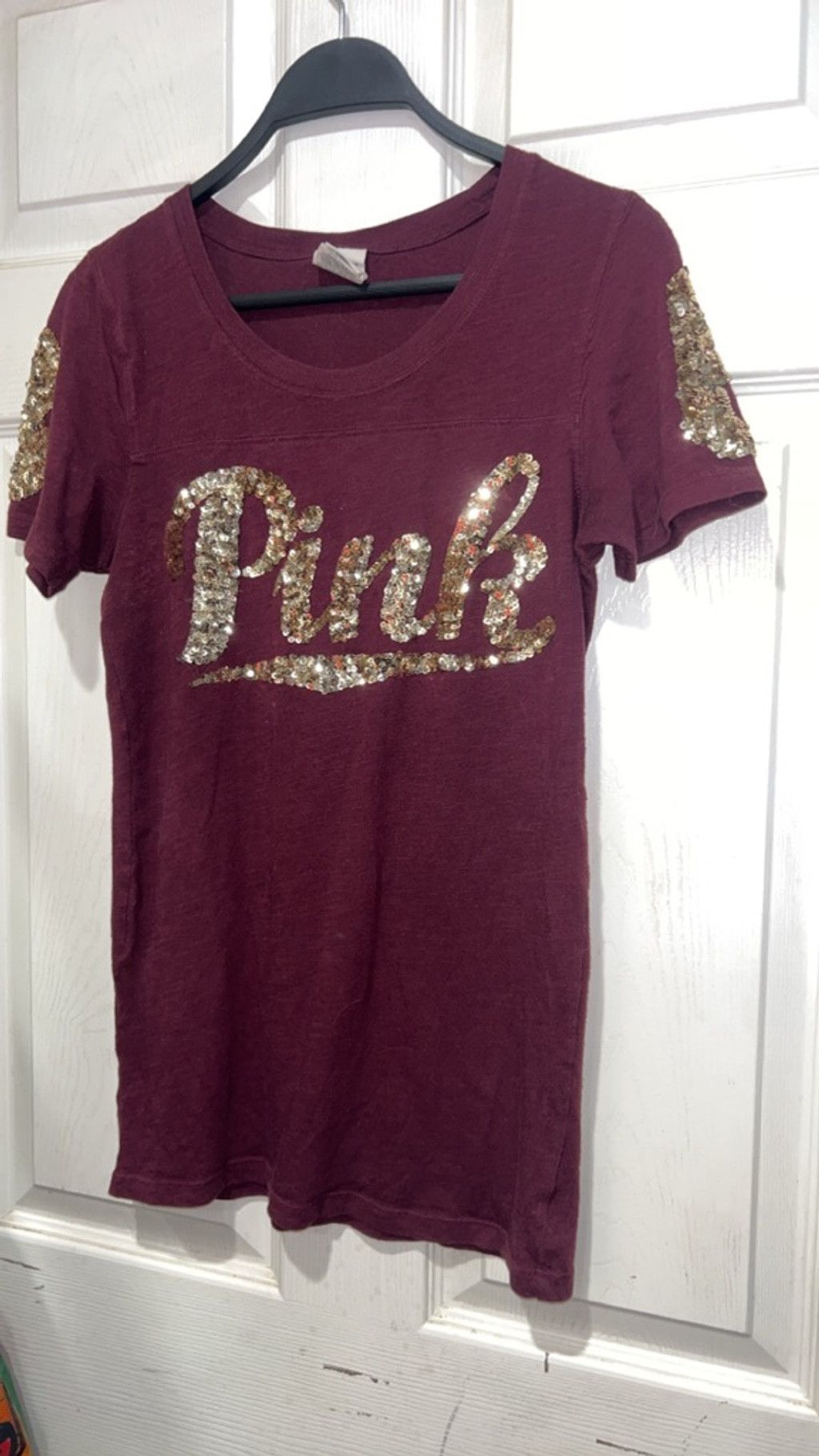 Victoria's Secret Victoria's Secret Short Sleeve Tee M Burgundy Gold Sequin Size M / US 6-8 / IT 42-44 - 1 Thumbnail