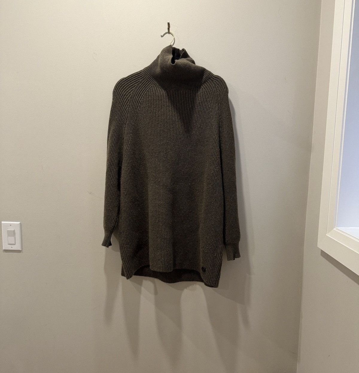 Gucci Gucci Turtleneck Size L / US 10 / IT 46 - 1 Thumbnail