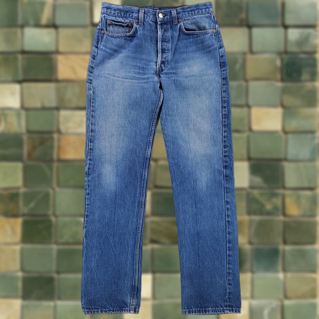 Levi's VINTAGE Levi's 501 Jeans Whiskering Fade Blue Mens 32x33 Actual 90s Straight Denim Jeans Blue Mens XS? Size US 32 / EU 48 - 1 Thumbnail