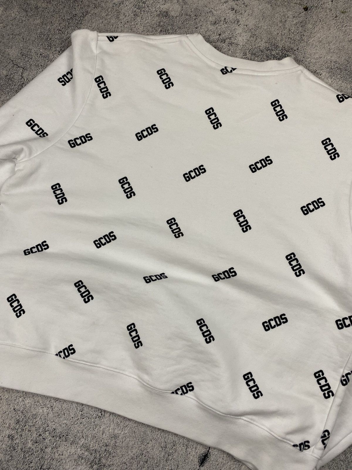 GCDS Rare GCDS Monogram Big Logo Hype Sweatshirt Size US L / EU 52-54 / 3 - 24 Thumbnail