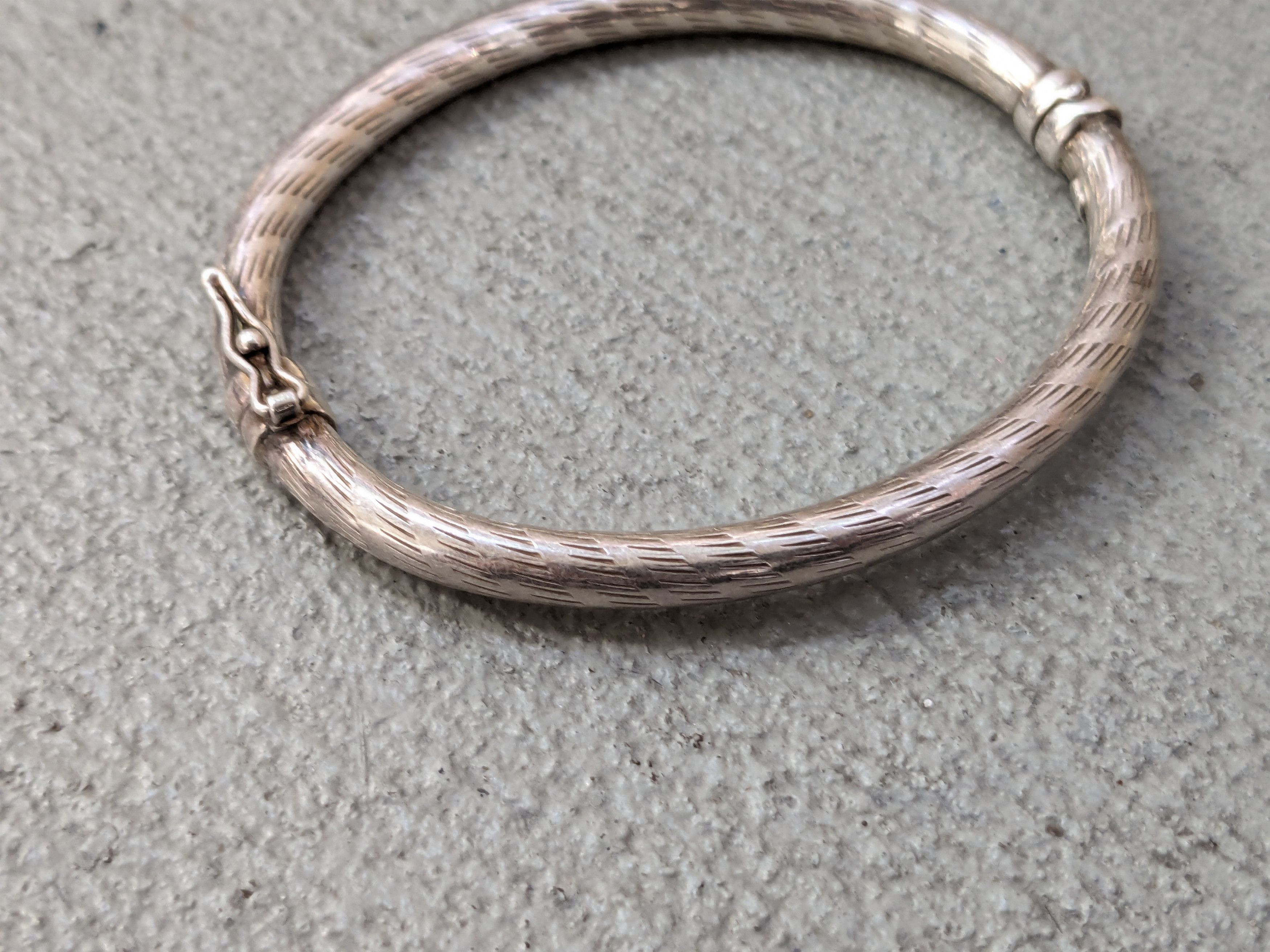 Jewelry Vintage Sterling Silver Bracelet Bangle 6.75" Hinge Italy Size ONE SIZE - 2 Thumbnail