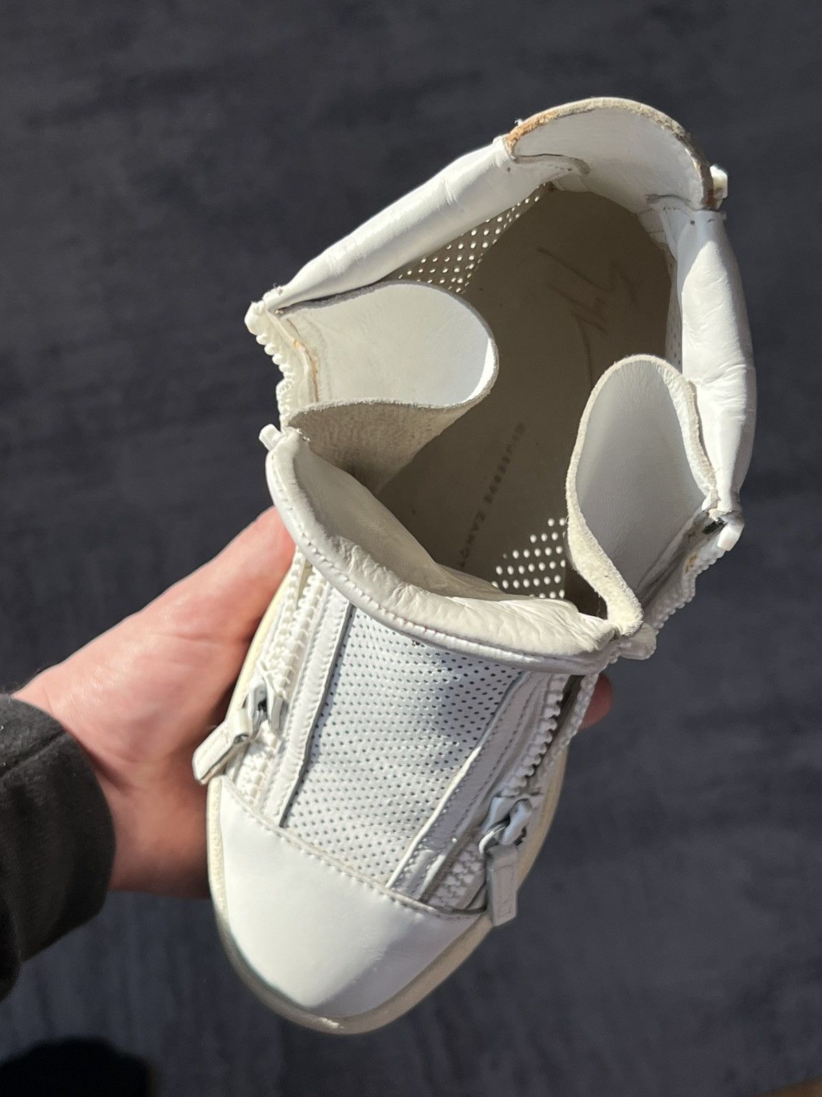 Giuseppe Zanotti Giuseppe Zanotti white hi top sneakers Size US 5.5 / EU 38 - 9 Thumbnail