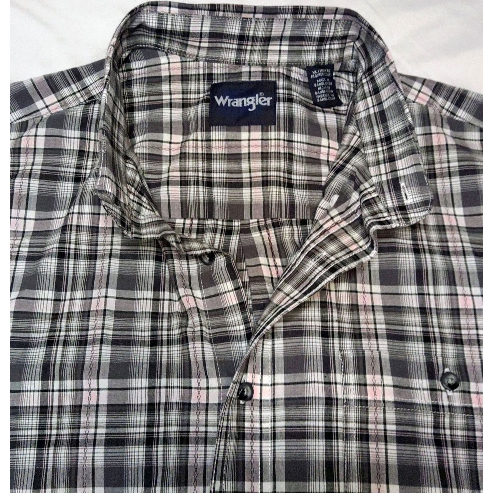 Wrangler Wrangler Shirt Mens XL Gray Pink Plaid Western Casual Workwear Button-Up Long Sleeve + Pocketed Button-Front Western Theme Mens Size US XL / EU 56 / 4 - 4 Thumbnail