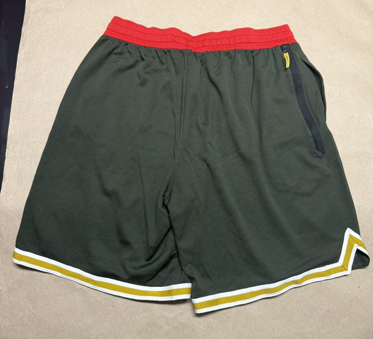 Nike Nike DriFit Basketball Shorts size XL Rare! Size US 38 / EU 54 - 2 Thumbnail