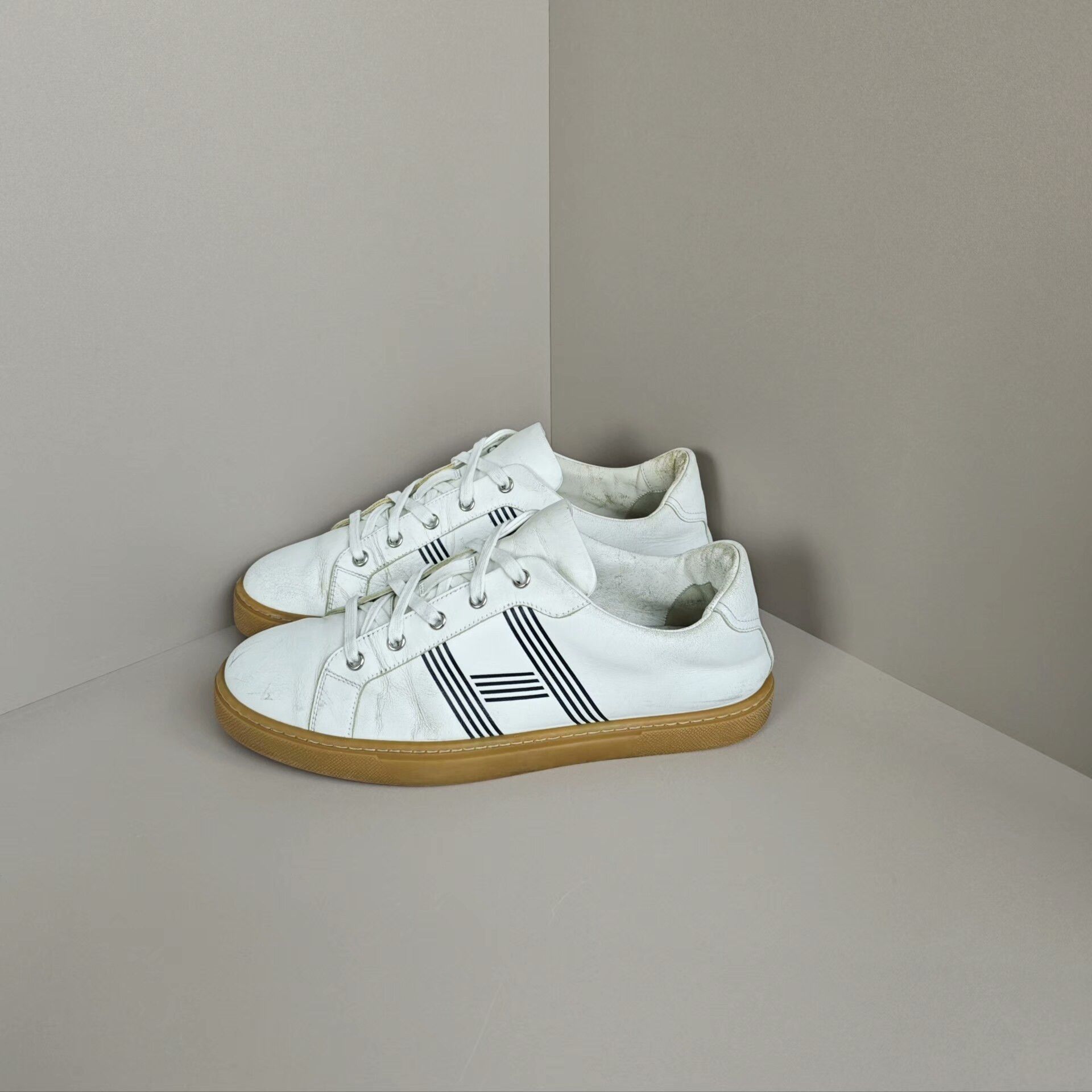 Hermes Hermes Lowtop Sneakers 8 Men Size US 8 / EU 41 - 1 Thumbnail