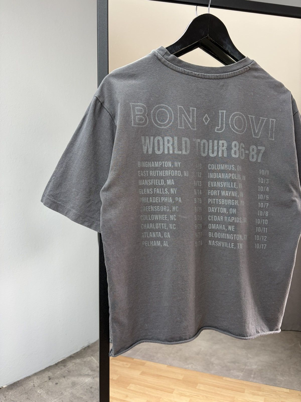 Band Tees Bon Jovi 1986–87 World Tour Tee Vintage Fade Rock Band Shirt Size US S / EU 44-46 / 1 - 11 Thumbnail