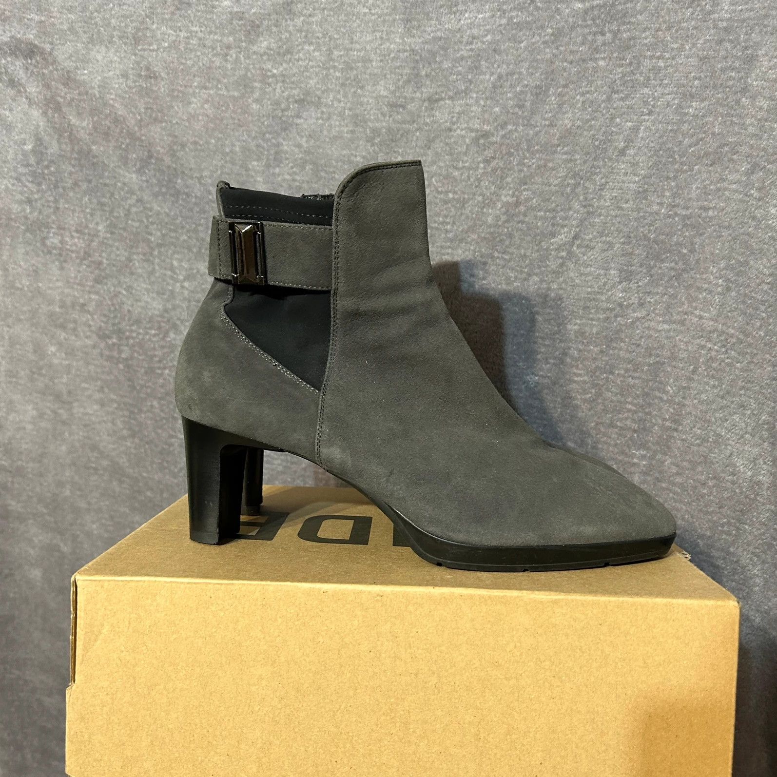 Aquatalia × Designer Aquantalia grey boots heels with zipper on side Size US 10.5 / IT 40.5 - 5 Thumbnail
