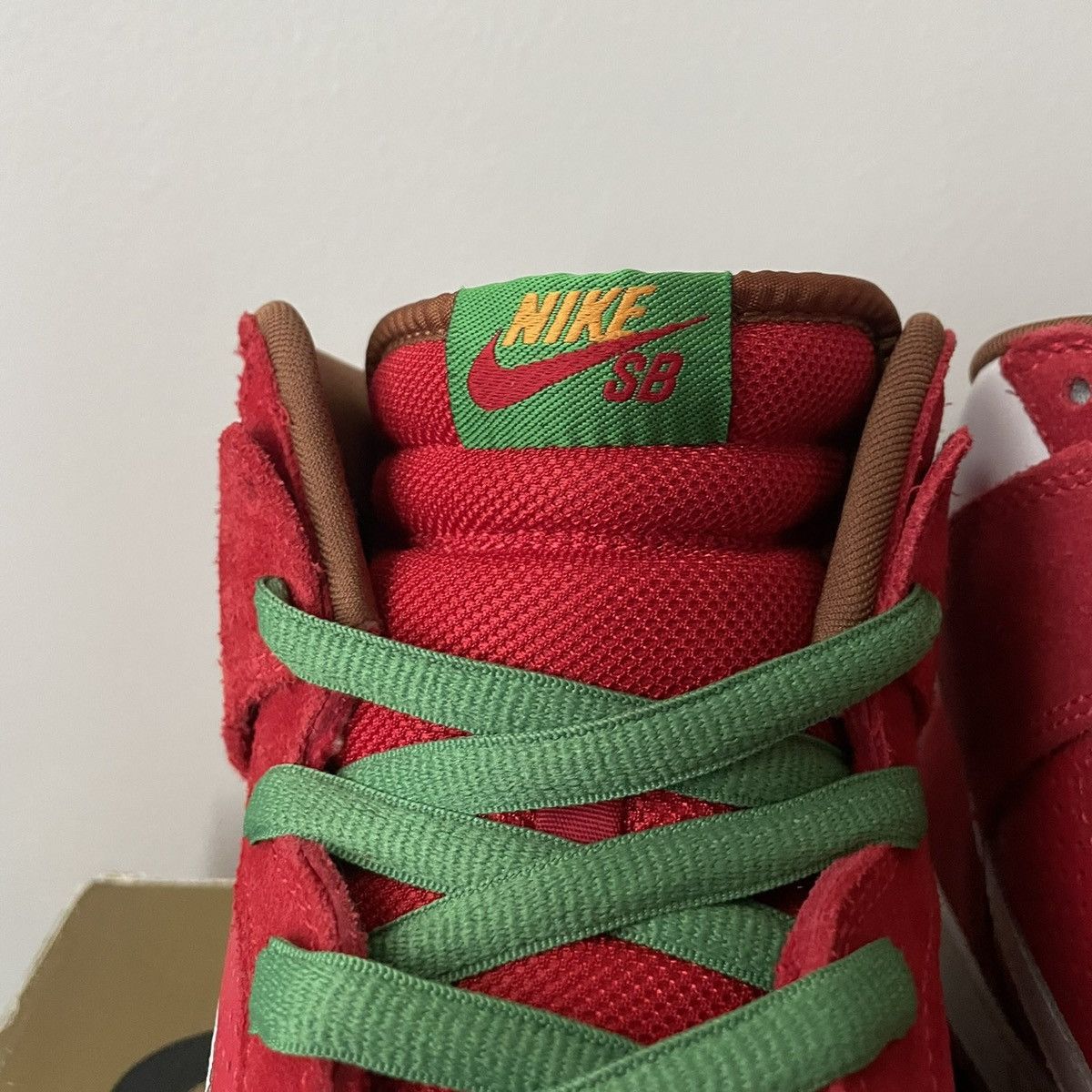 Nike 2008 Nike Dunk High Pro SB 'Big Gulp' Size US 11 / EU 44 - 4 Thumbnail