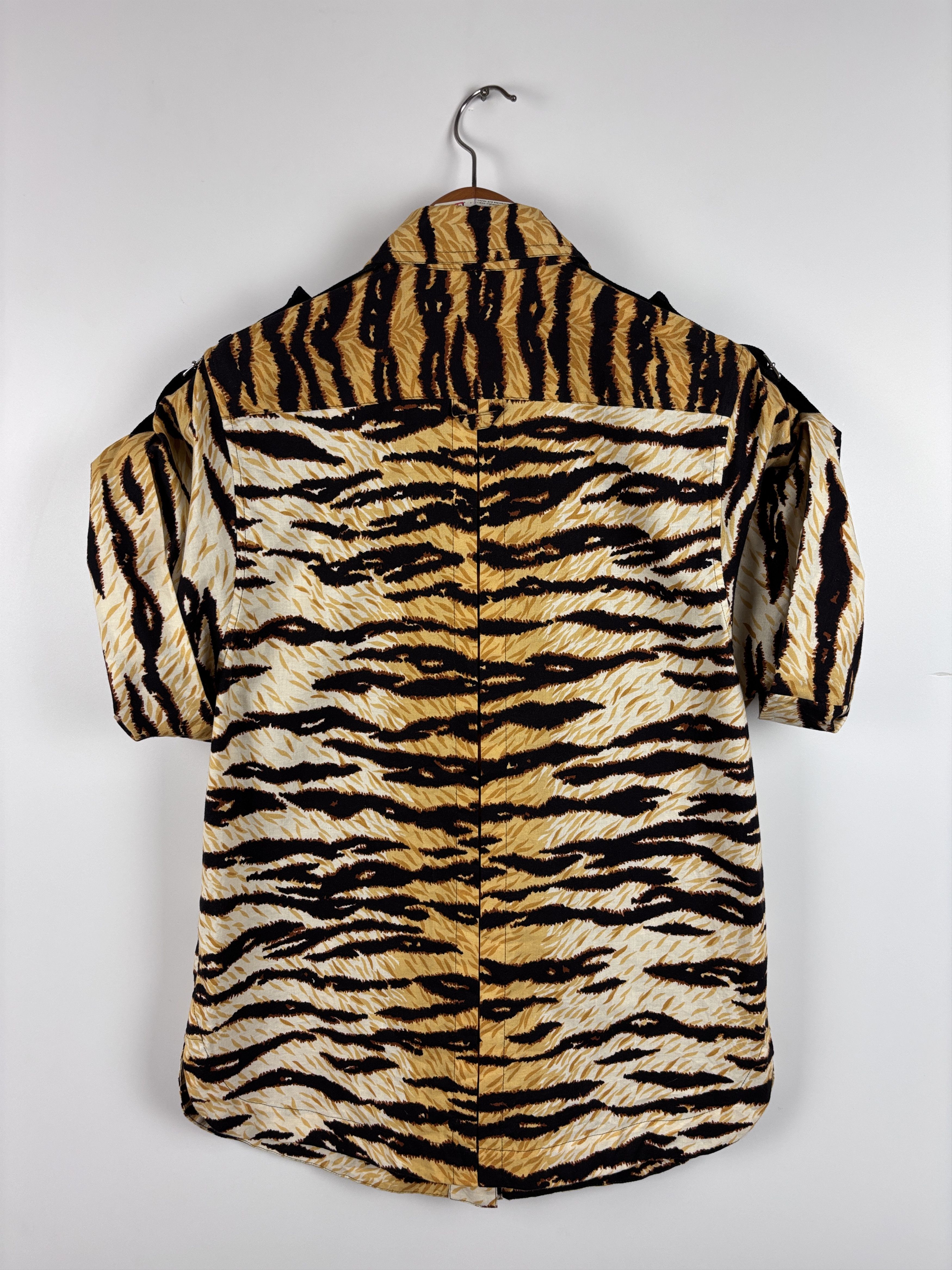 Dolce & Gabbana Dolce & Gabbana Tiger Print Short Sleeve Button Shirt 44 Size M / US 6-8 / IT 42-44 - 5 Thumbnail