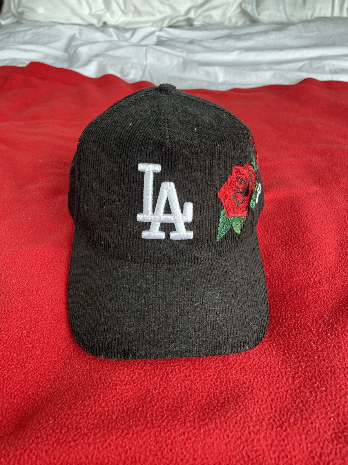 New Era Black Corduroy Los Angeles Dodgers Hat Size ONE SIZE - 1 Thumbnail