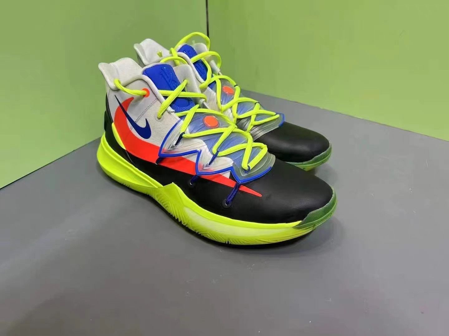 Nike Nike Kyrie 5 Basketball Shoes K15 Size US 12 / EU 45 - 3 Thumbnail