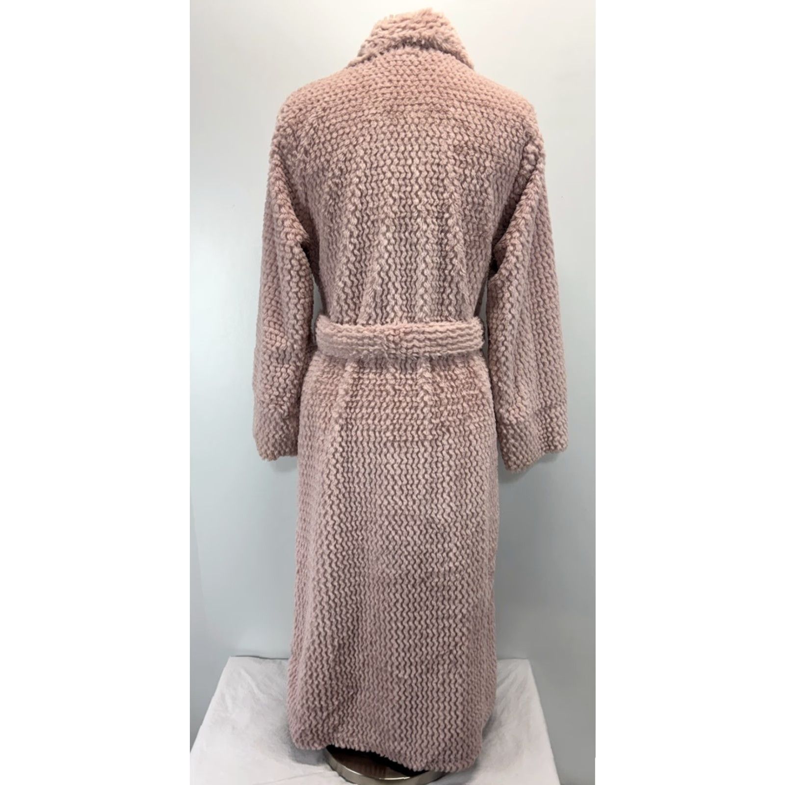Vintage SOMA Plush Long Robe Women’s S/M Pink Belted Lined Textured Luxe Cozy Vict OR Womens (adjusted to compliance) Size ONE SIZE - 3 Thumbnail