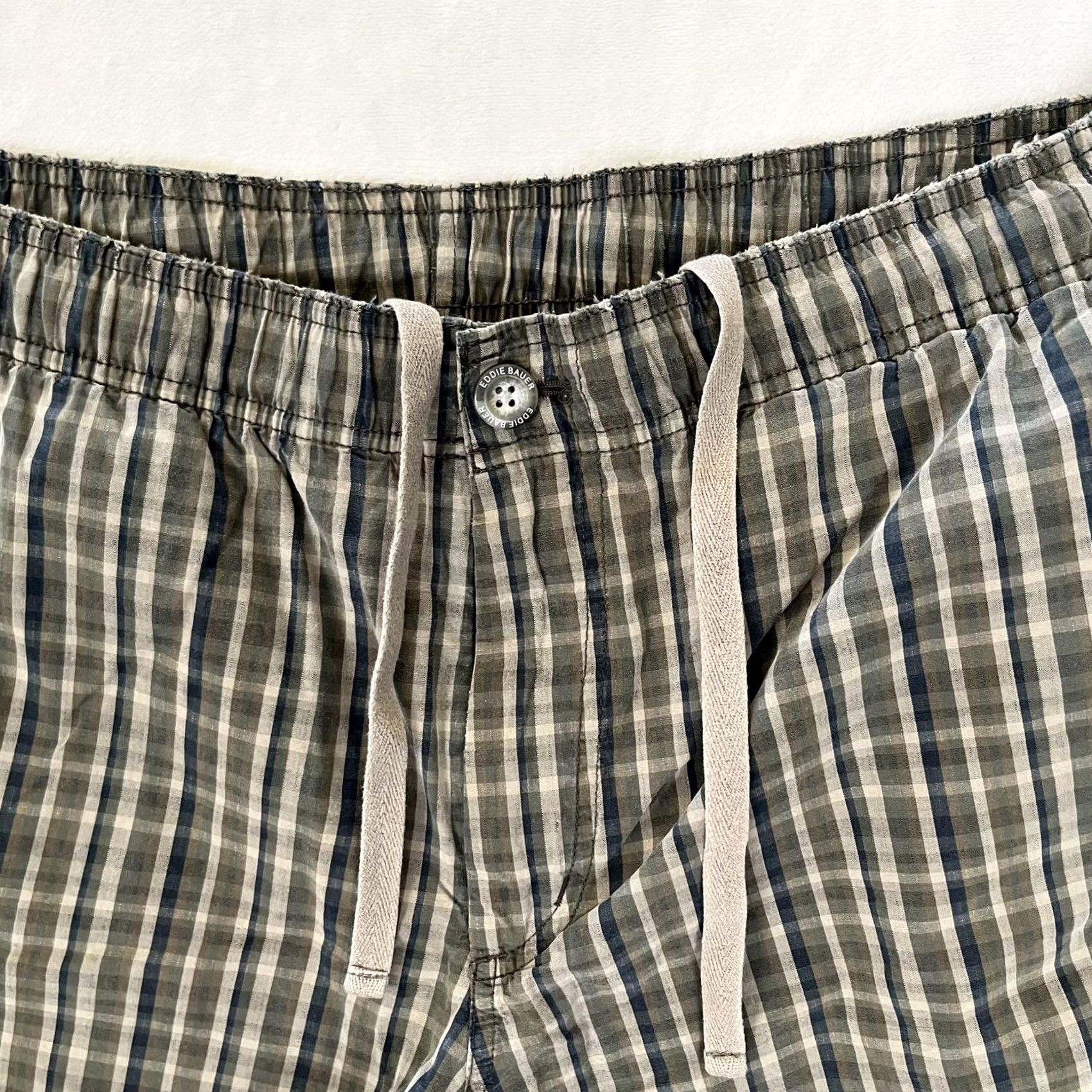 Eddie Bauer VINTAGE Eddie Bauer Shorts Mens L Green Plaid Drawstring Waist 8 Inseam Size US 33 - 4 Thumbnail