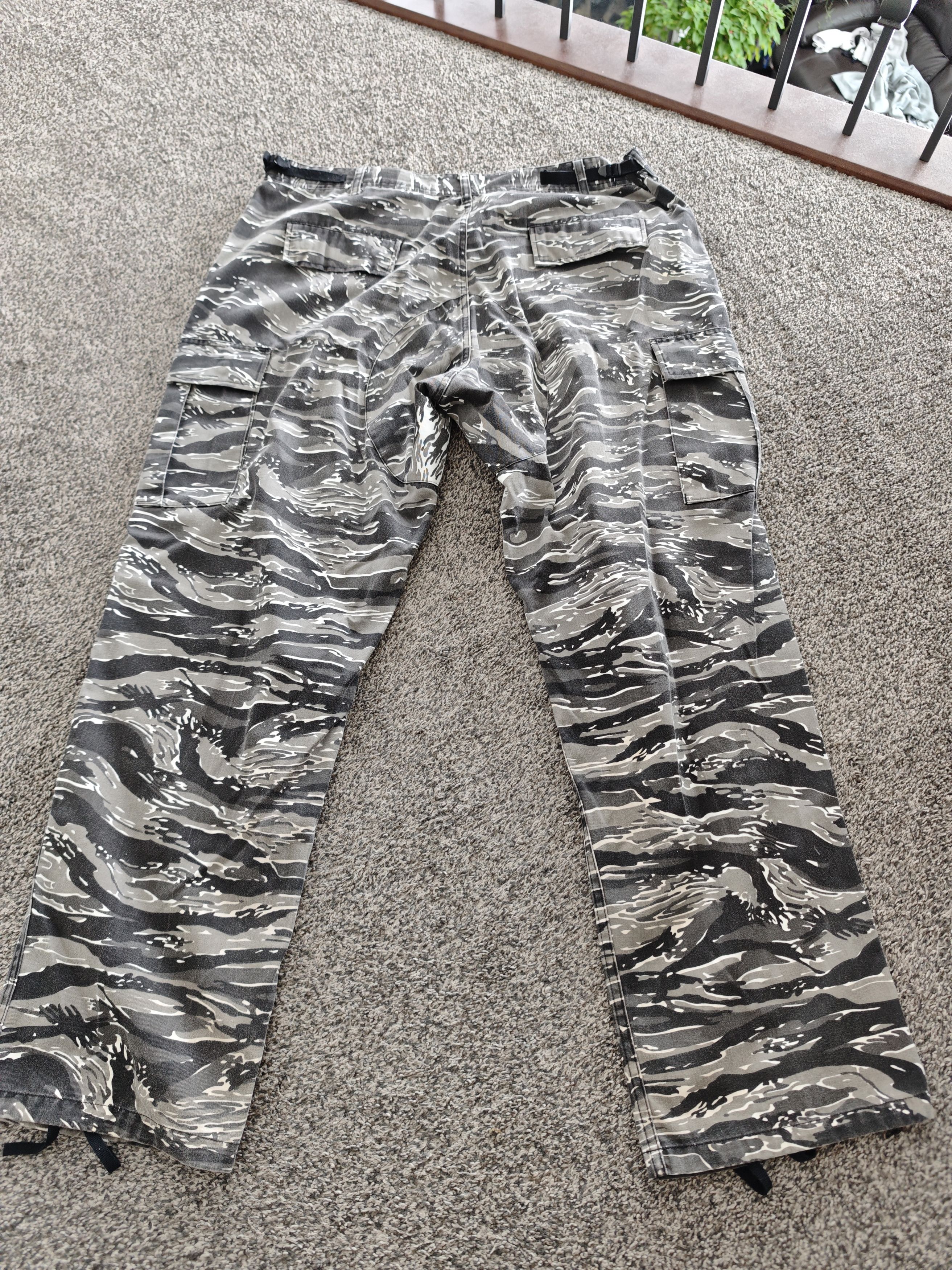 Rothco vintage military surplus tiger camo cargo pants, baggy, Size US 42 / EU 58 - 1 Thumbnail