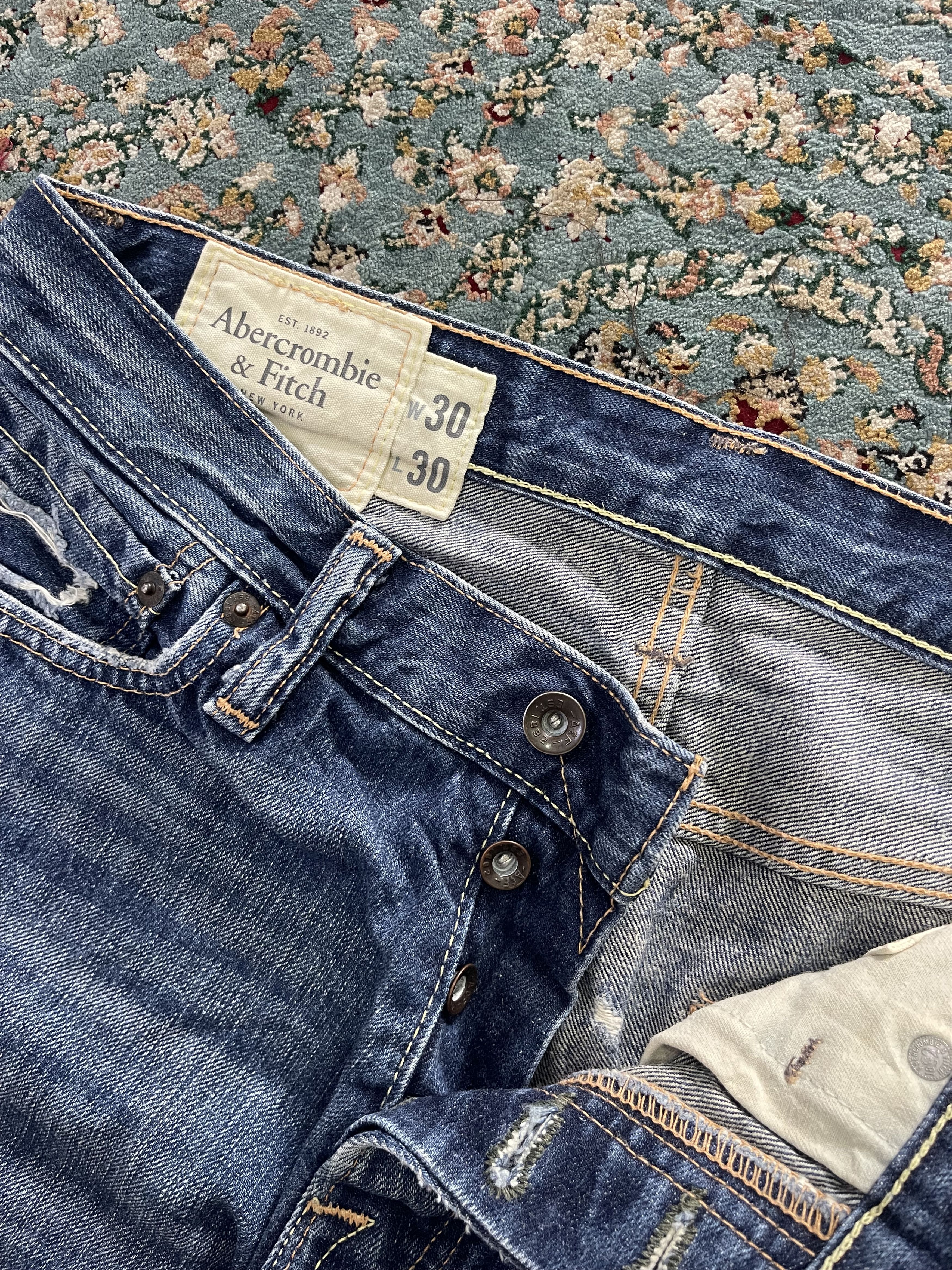 Abercrombie & Fitch A&F BAXTER Low Rise Slim Boot Denim Distressed Size 30x30 Size US 30 / EU 46 - 4 Thumbnail