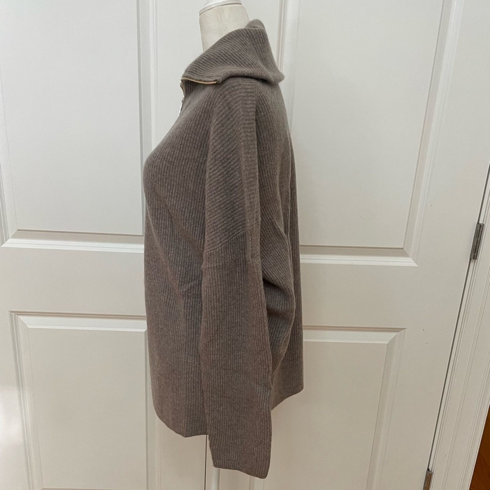 Rachel Zoe Ribbed 2-Ply Cashmere Sweater - Zip Neck from Rachel Zoe Size L / US 10 / IT 46 - 3 Thumbnail