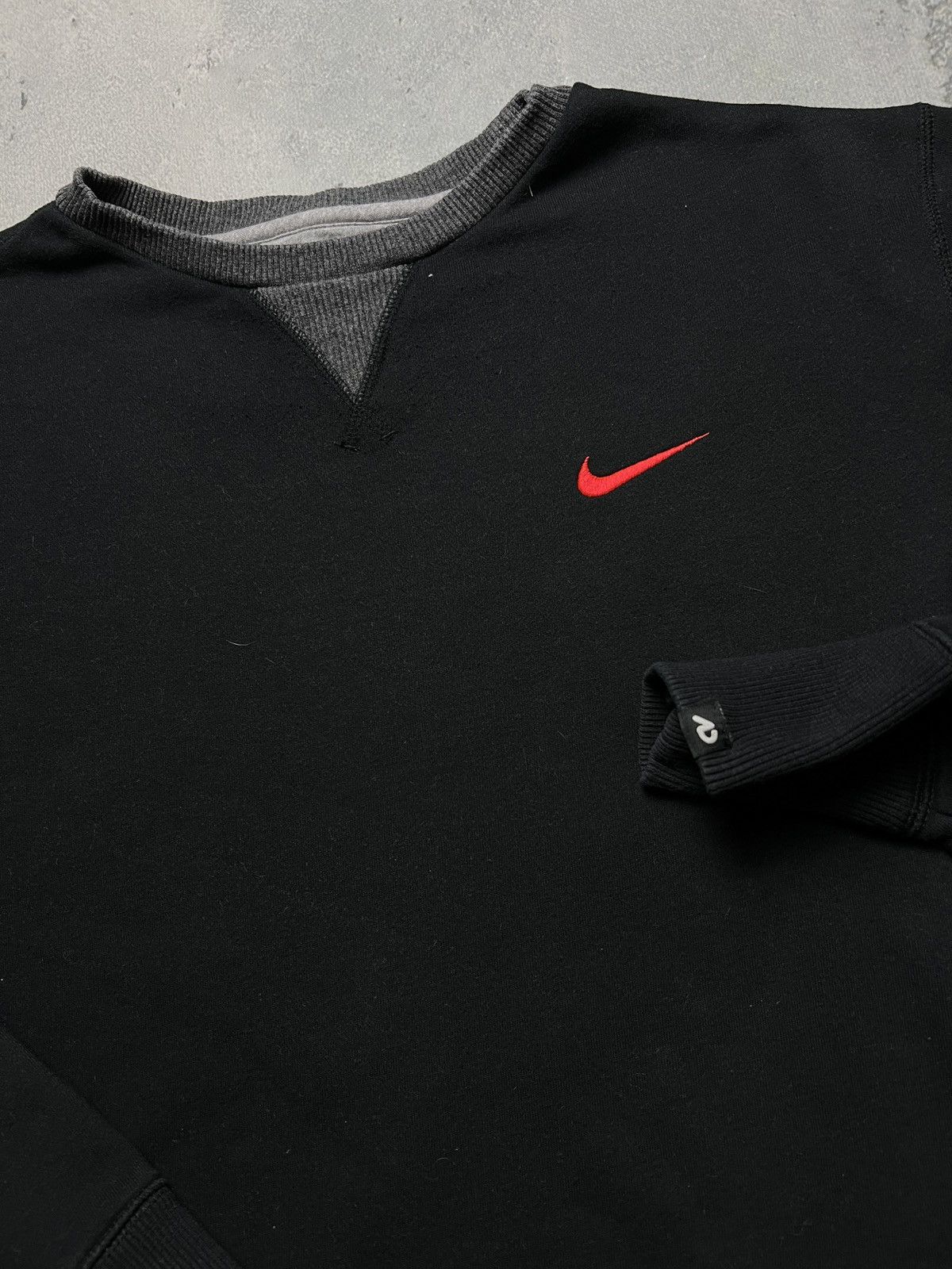 Nike Vintage Crewneck Nike boxy small swoosh y2k fits logo USA 🇺🇸 Size US XL / EU 56 / 4 - 5 Thumbnail