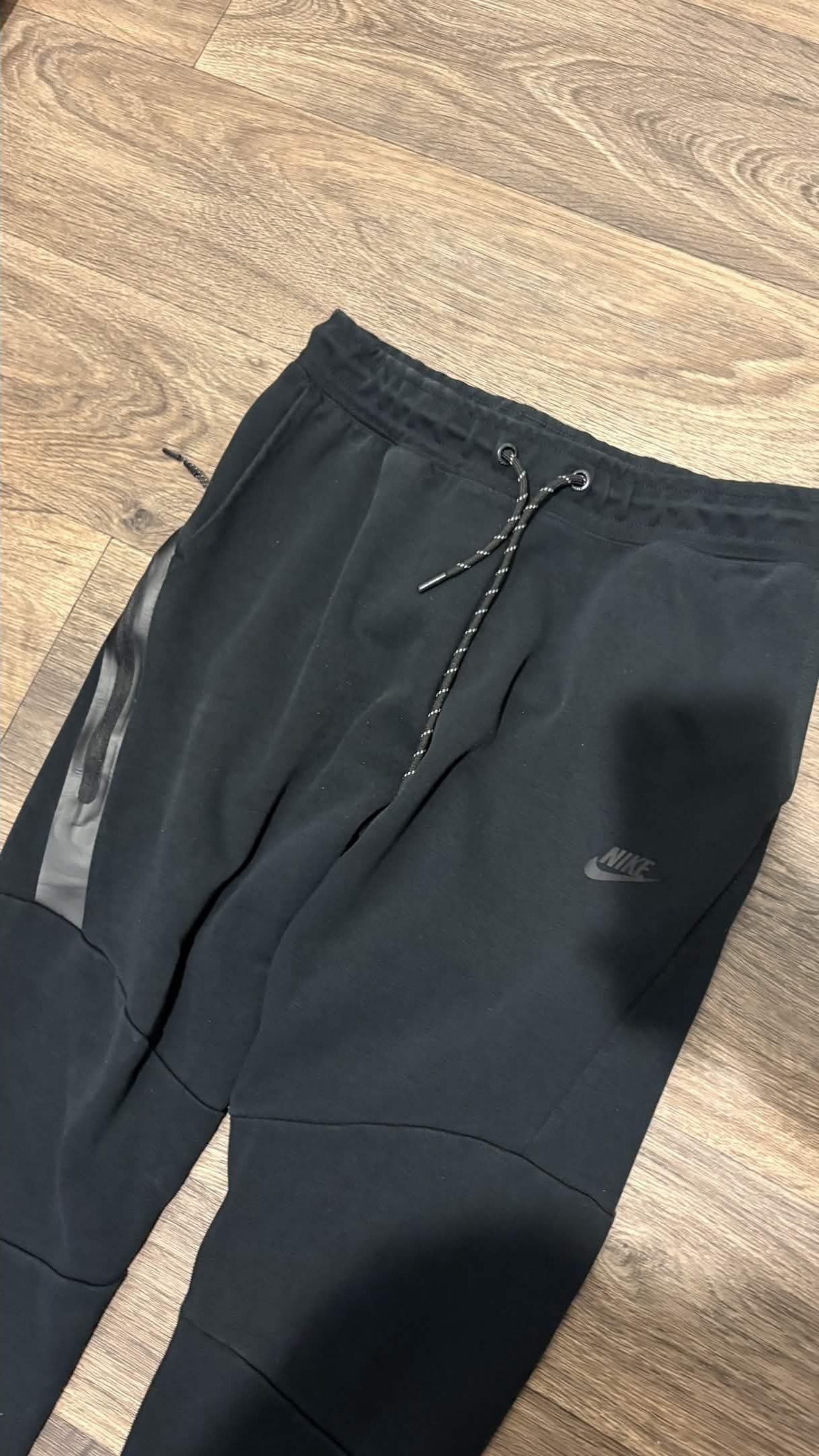Nike black Nike tech pants Sz/L Size US 32 / EU 48 - 2 Thumbnail