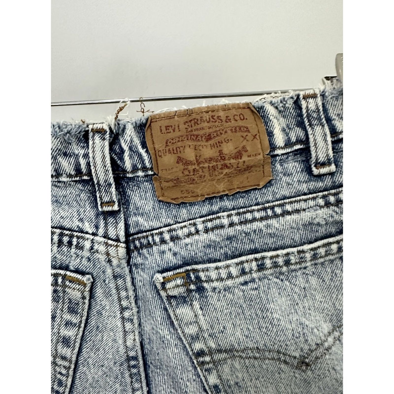 Levi's VTG Levi's 550 Women's Light Wash Booty Denim Shorts Size 28 Booty Cut-Off Distressed Blue Womens Jeans Shorts 28 Size 28" / US 6 / IT 42 - 3 Thumbnail