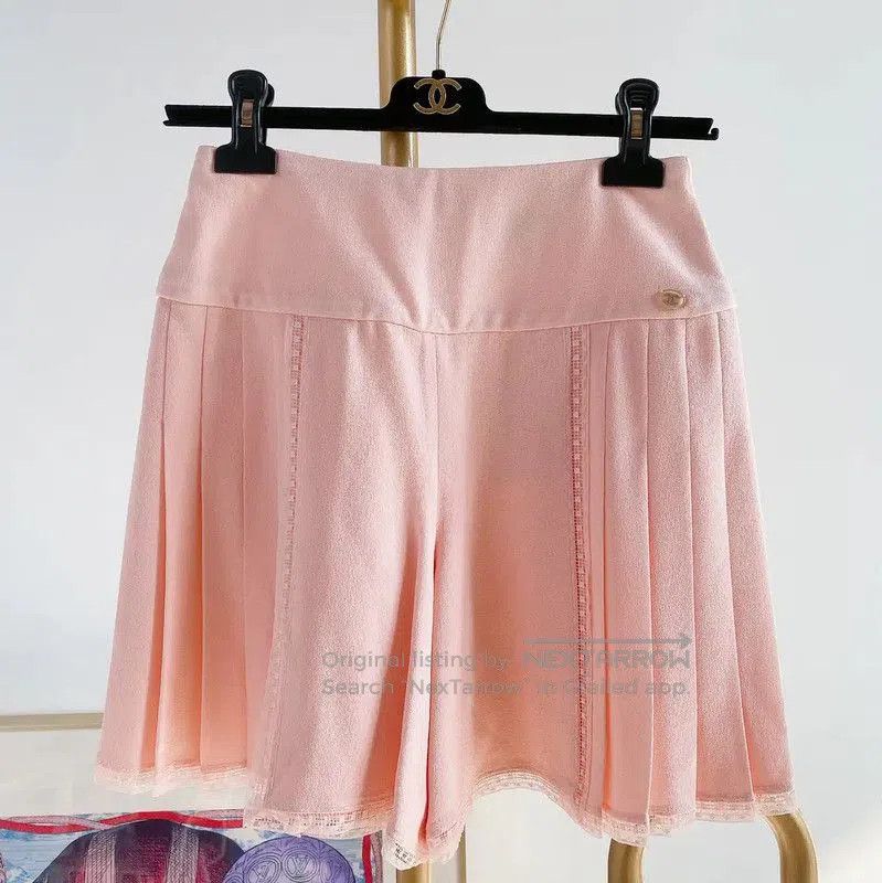 Chanel Chanel Pink Silk A-Line Skirt for Summer . Size 22" - 1 Thumbnail